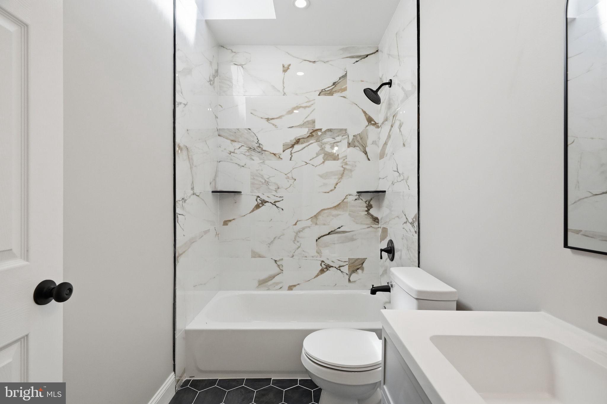 ELMWOOD PARK - Residential Income