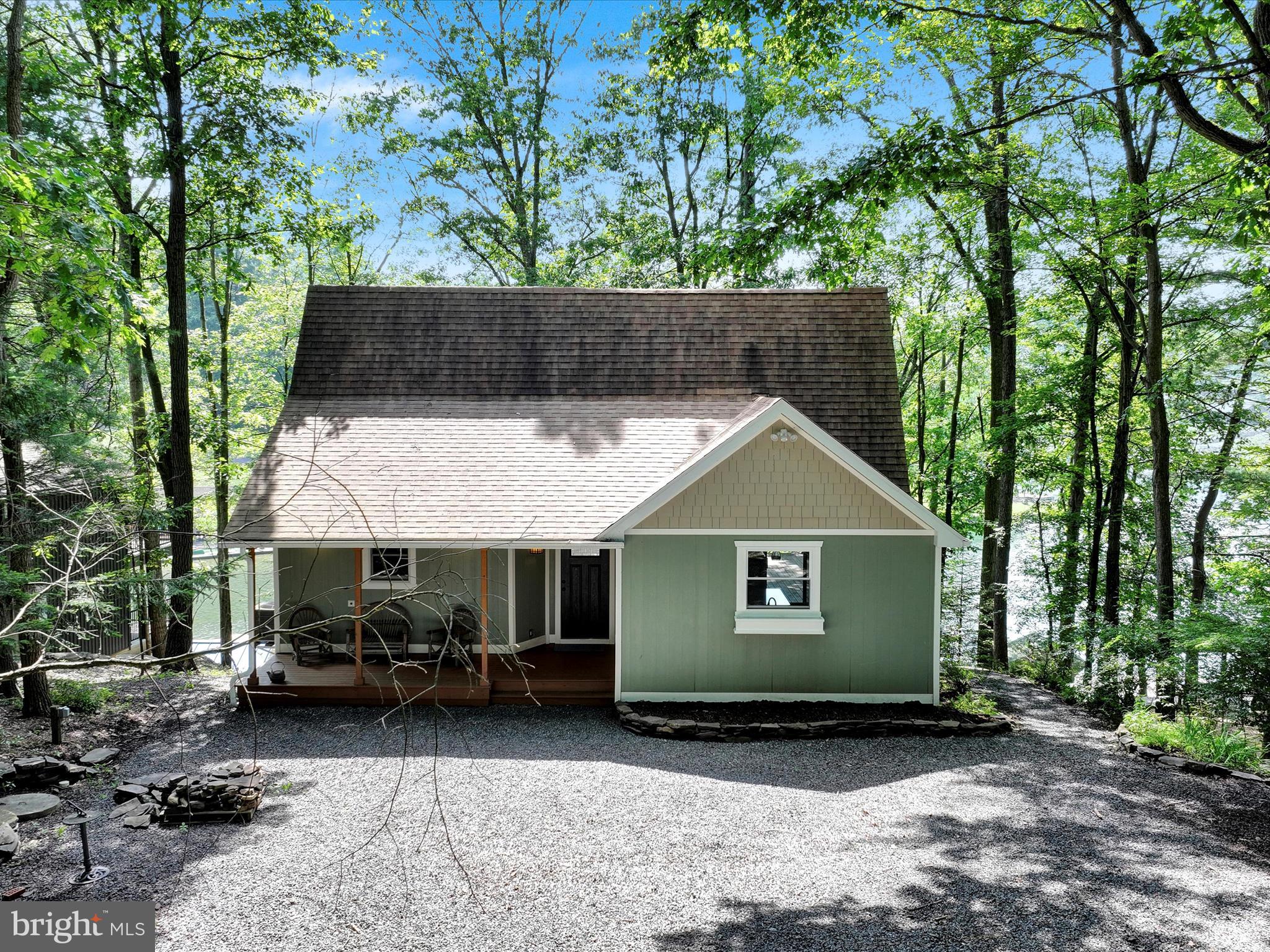 818 WYNONAH DRIVE