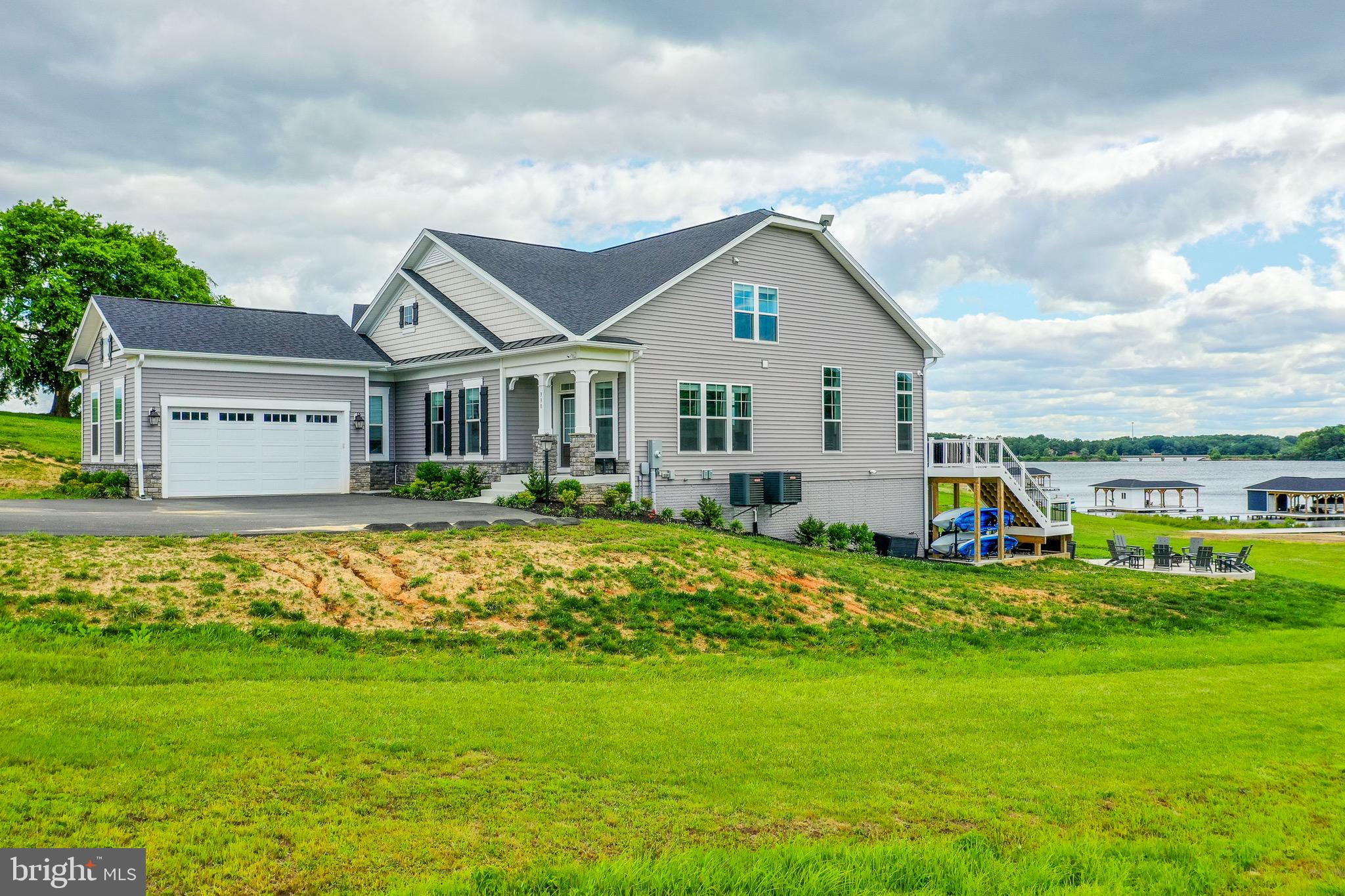 ROCK ISLAND LANDING - Residential