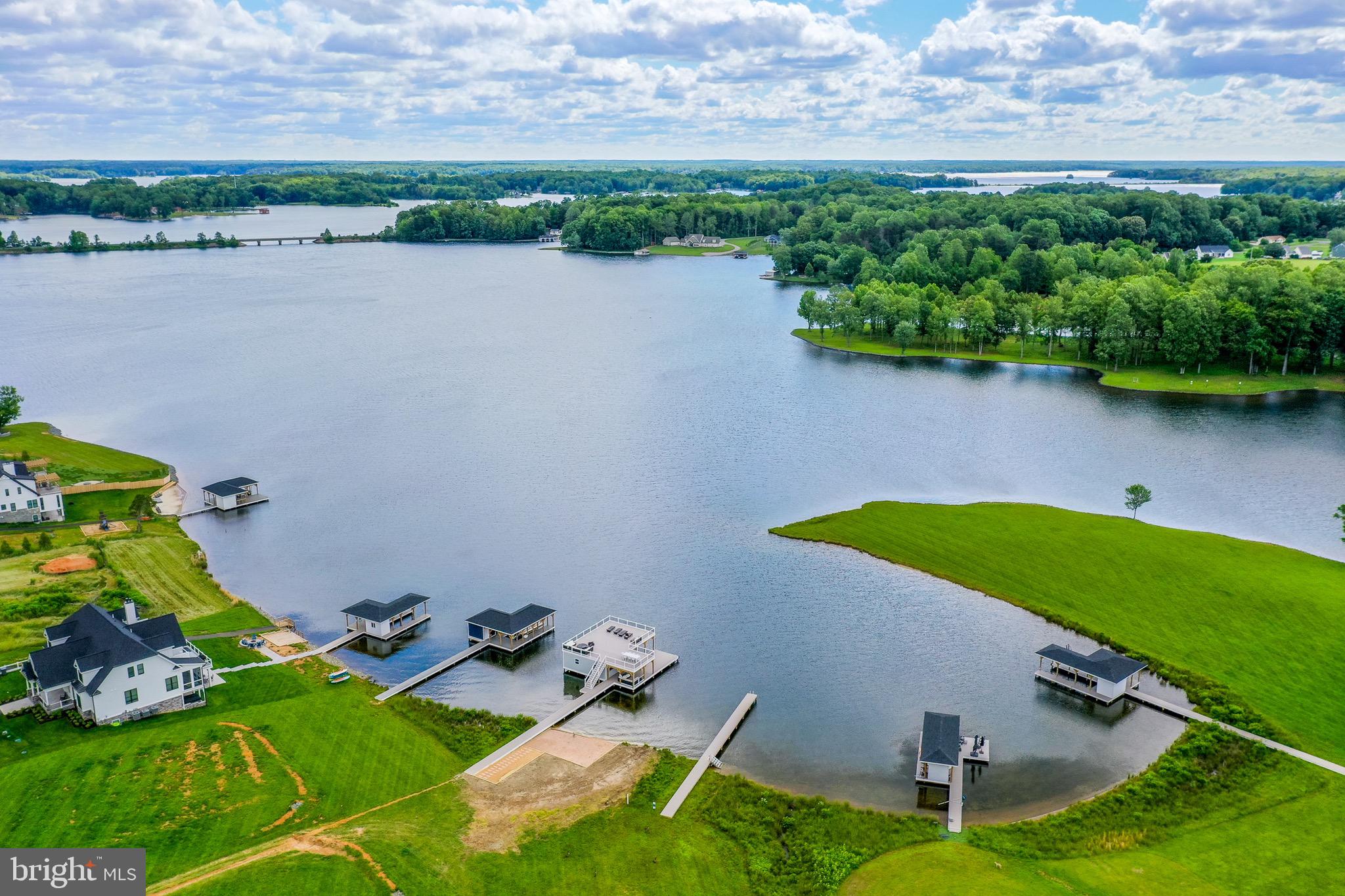 ROCK ISLAND LANDING - Residential