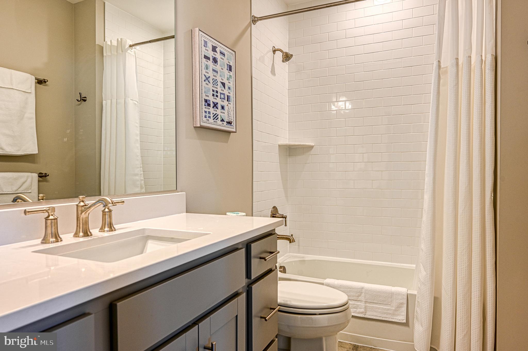 ROCK ISLAND LANDING - Residential