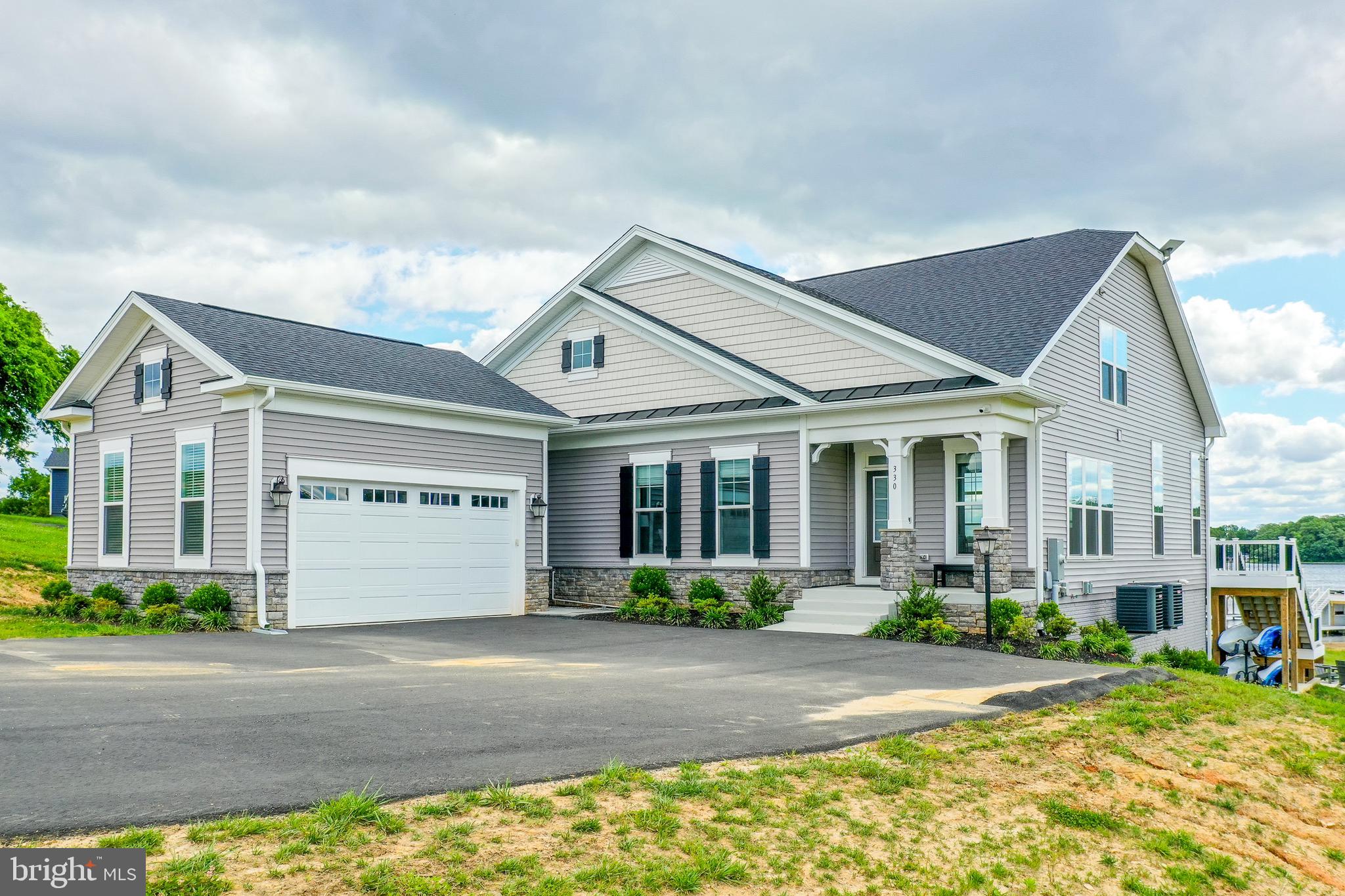 ROCK ISLAND LANDING - Residential