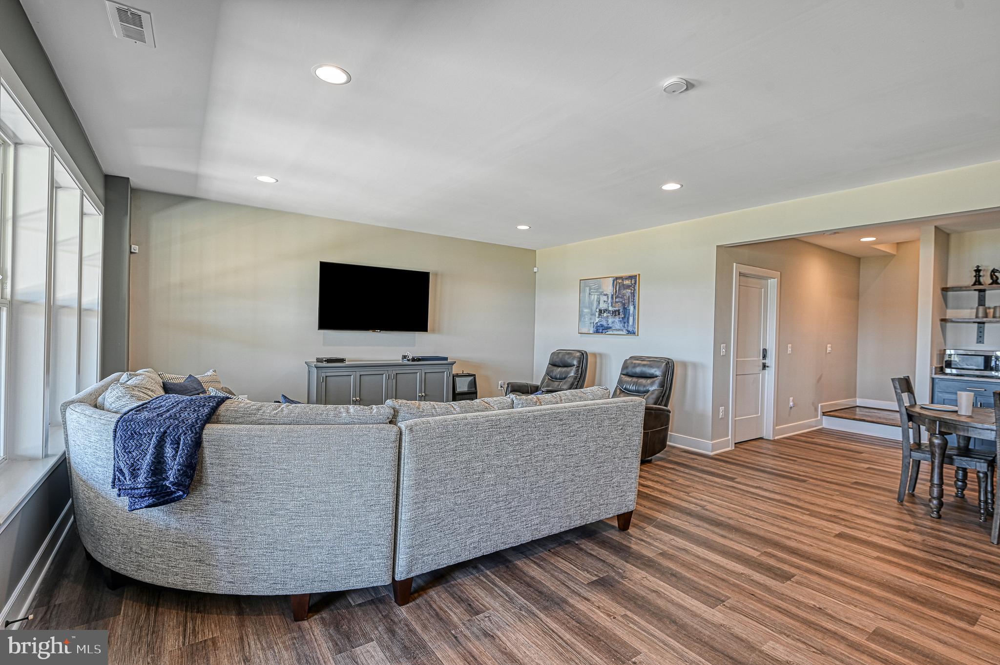 ROCK ISLAND LANDING - Residential