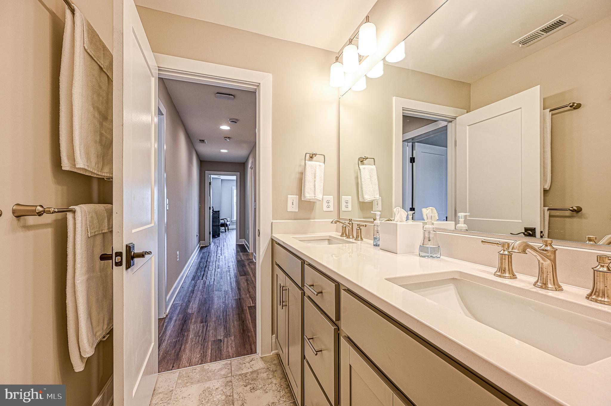 ROCK ISLAND LANDING - Residential