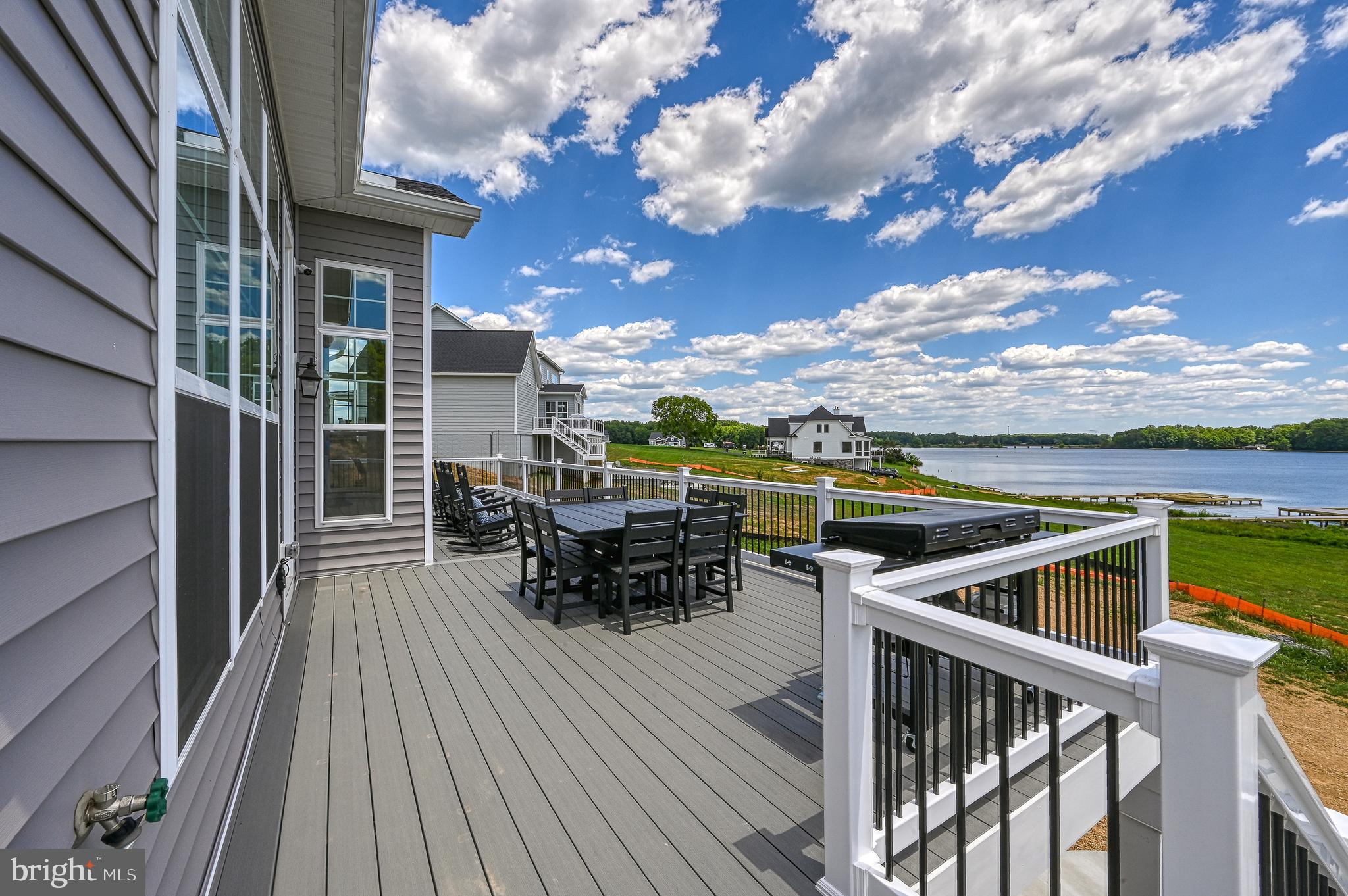 ROCK ISLAND LANDING - Residential