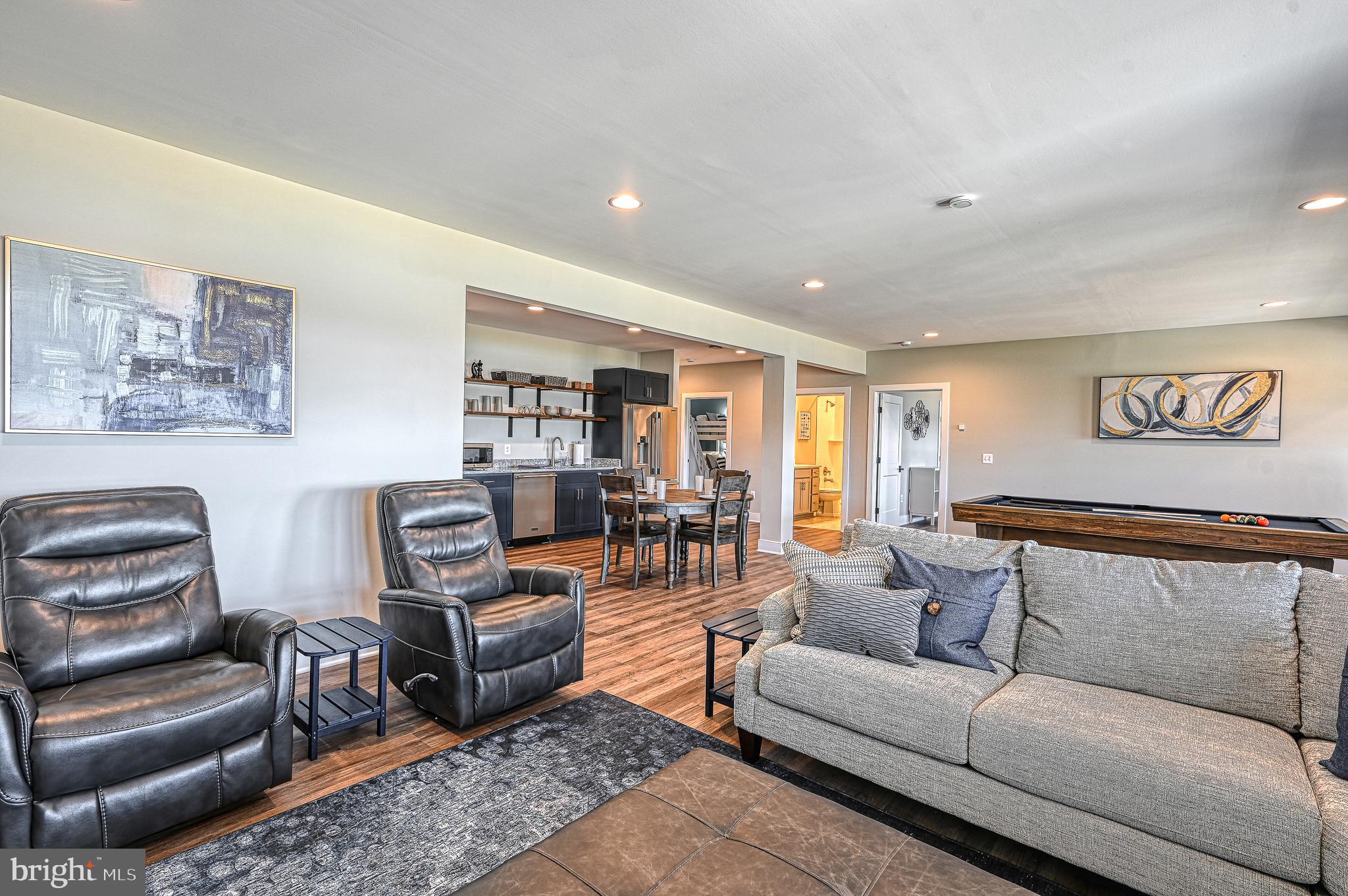 ROCK ISLAND LANDING - Residential