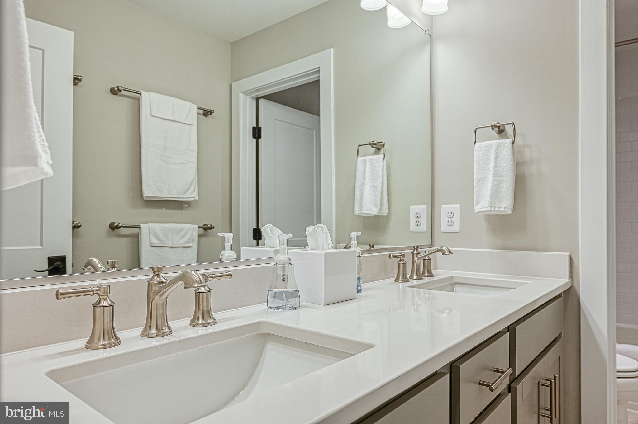 ROCK ISLAND LANDING - Residential