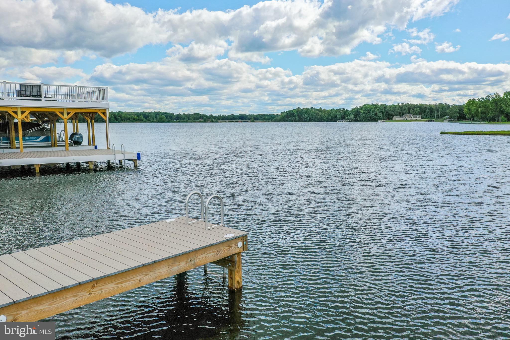 ROCK ISLAND LANDING - Residential