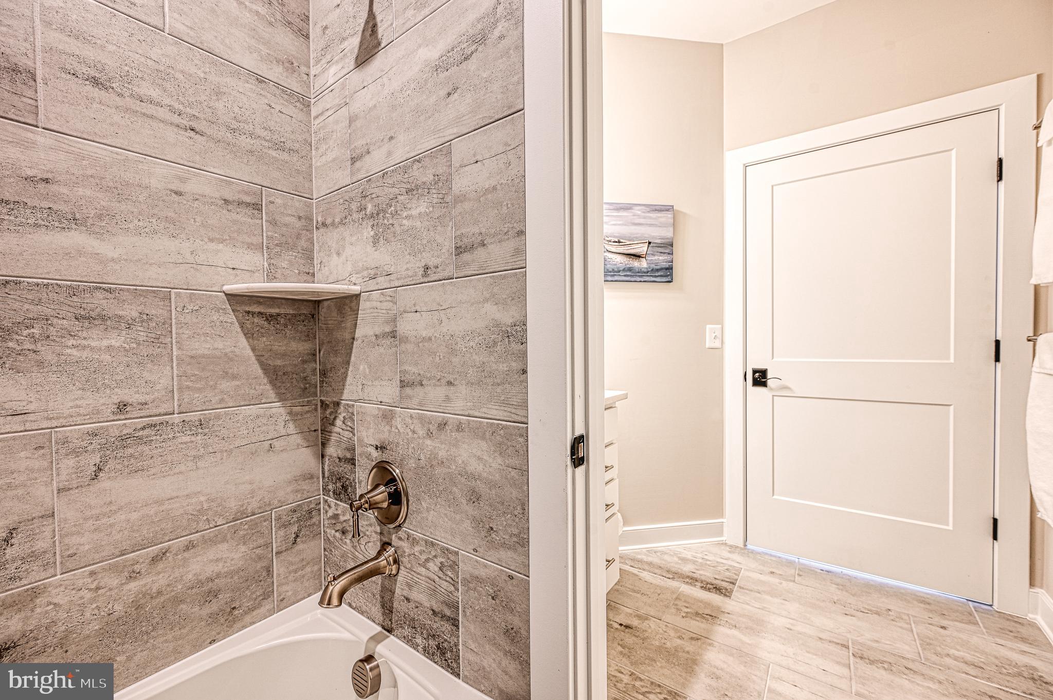 ROCK ISLAND LANDING - Residential