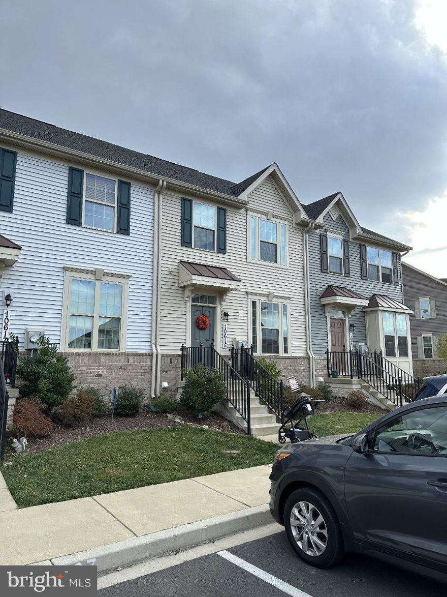 This spacious and stunning 3-bedroom, 2 full bath, and 2 half bath townhome is almost new and ready for rent! With a bright, open floor plan filled with natural light, it’s perfect for comfortable living and entertaining. The modern kitchen features stainless steel appliances and an oversized island, seamlessly flowing into the living areas. Step out onto the deck for views of Sugarloaf Mountain, or relax in the fully fenced yard, ideal for outdoor gatherings.
Upstairs, you'll find three generous bedrooms, two full bathrooms, and the convenience of a second-floor laundry room. The lower level offers a rec room, a private office/den with French doors, and an additional half bath—perfect for working from home or hosting guests.
Located in a vibrant community with access to a private beach, multiple pools, walking trails, farmers markets, and concerts, this home offers the best of lake life living. Plus, it’s situated in a top-rated school district. Don’t miss the opportunity to make this beautiful rental your next home. Schedule your showing today! appy through rentspree. https://apply.link/NtDPeyw