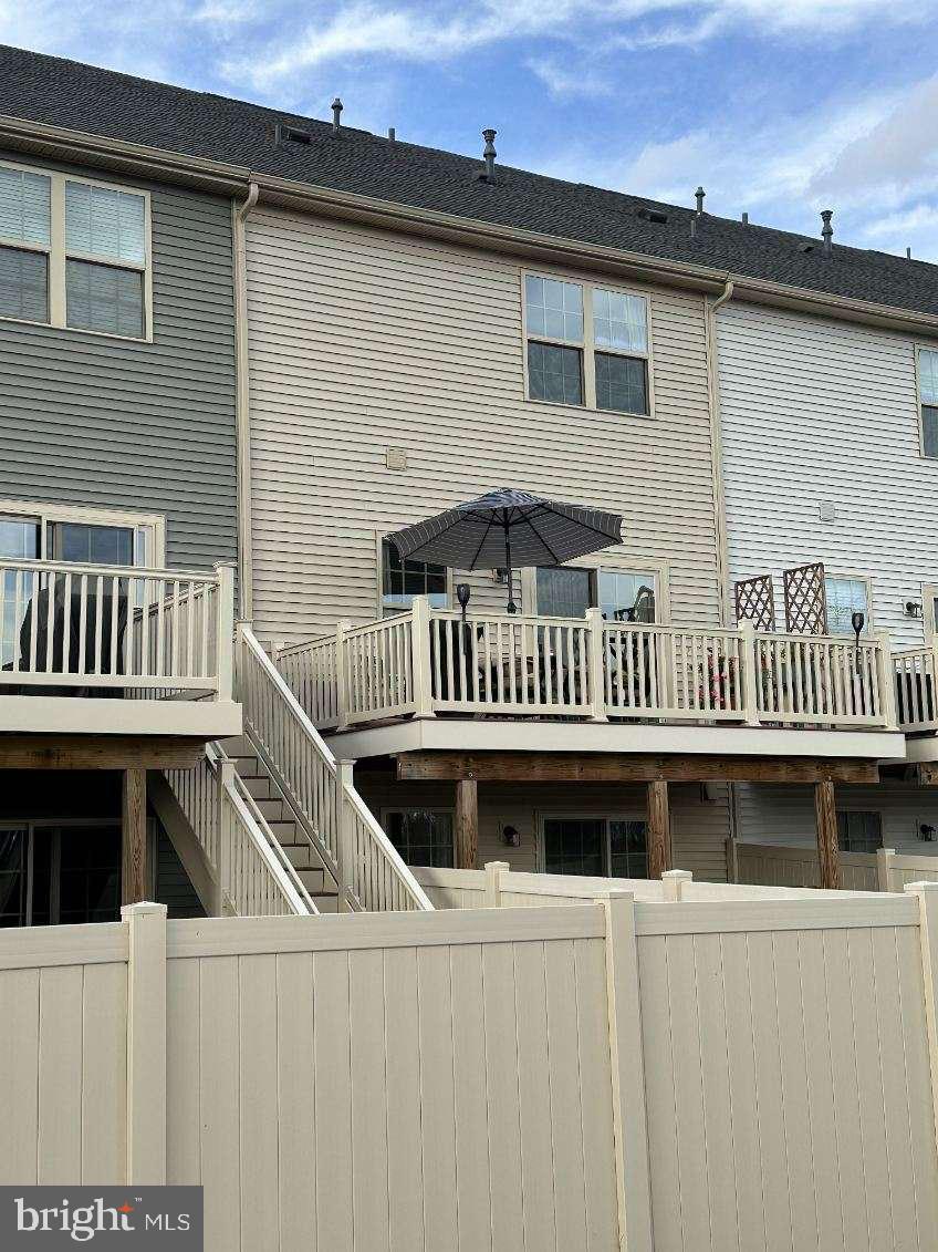 LAKE LINGANORE - Residential Lease