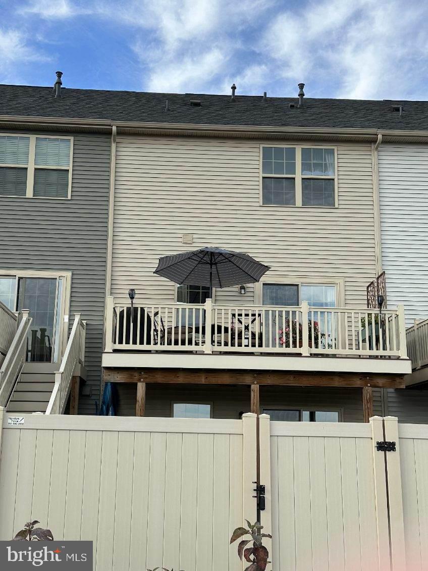 LAKE LINGANORE - Residential Lease