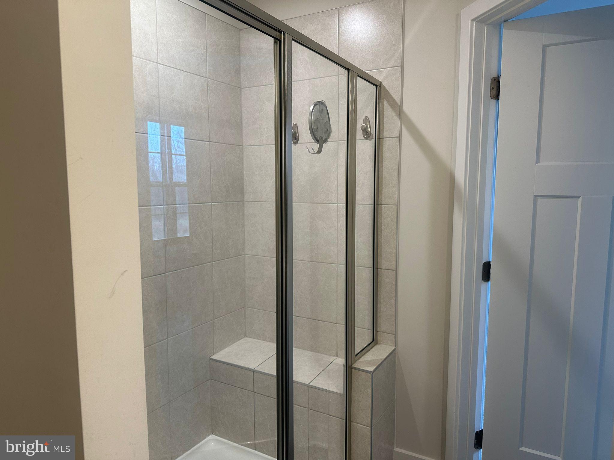 LAKE LINGANORE - Residential Lease