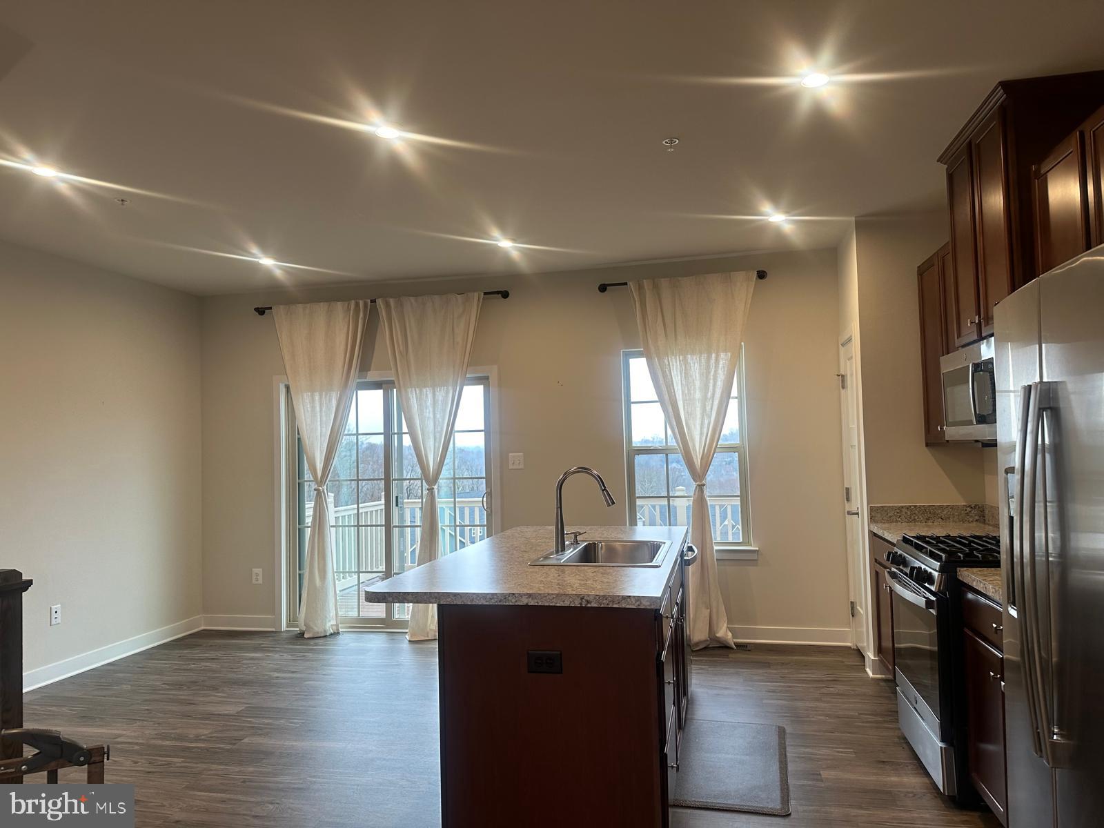 LAKE LINGANORE - Residential Lease