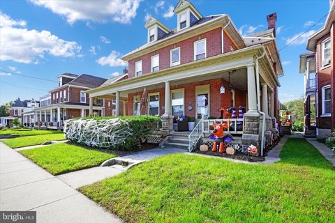 Photo of 144 - 146 N Market Street, ELIZABETHTOWN, PA 17022 (MLS # PALA2057646)