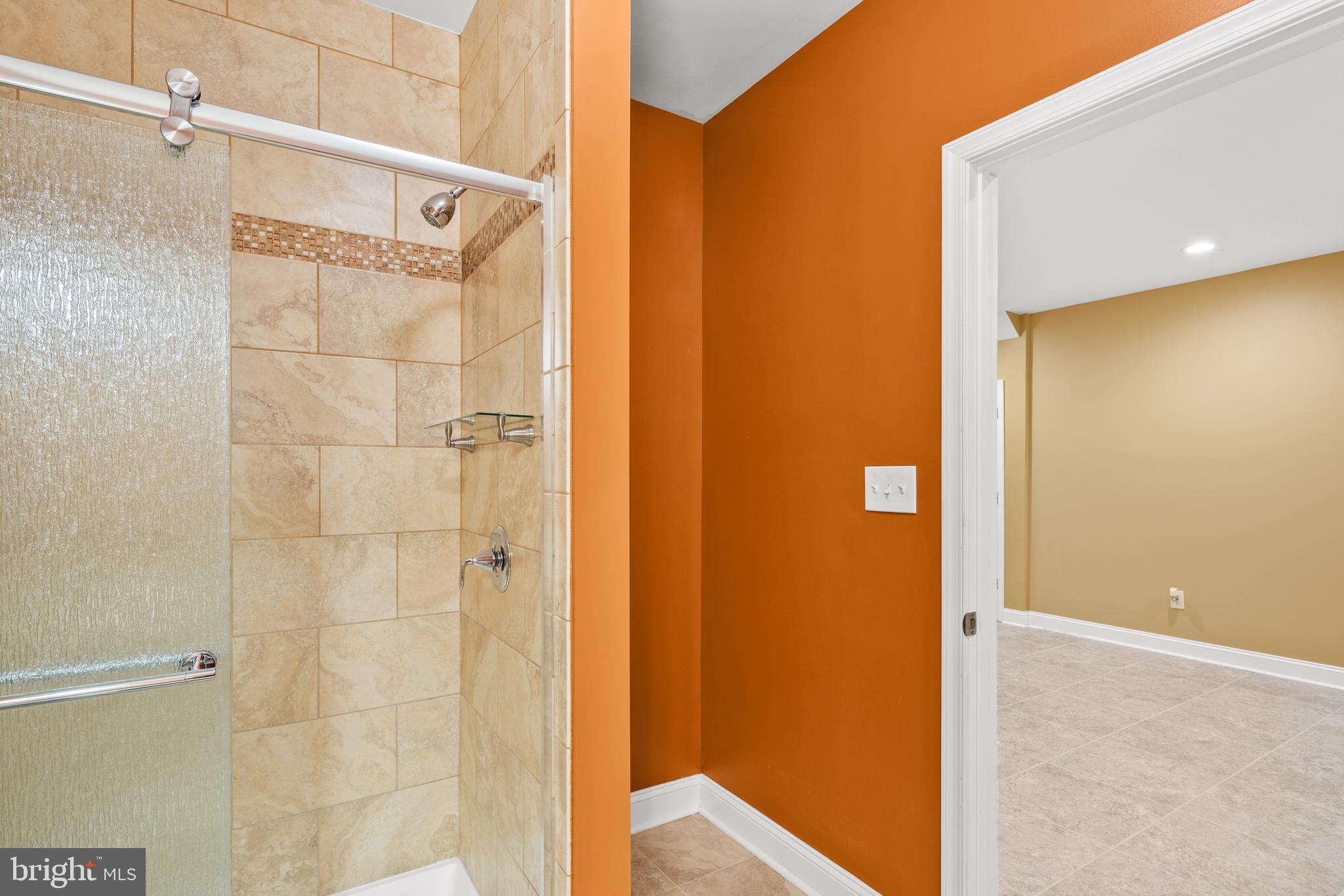 MIDDLETOWN  MANOR - Residential