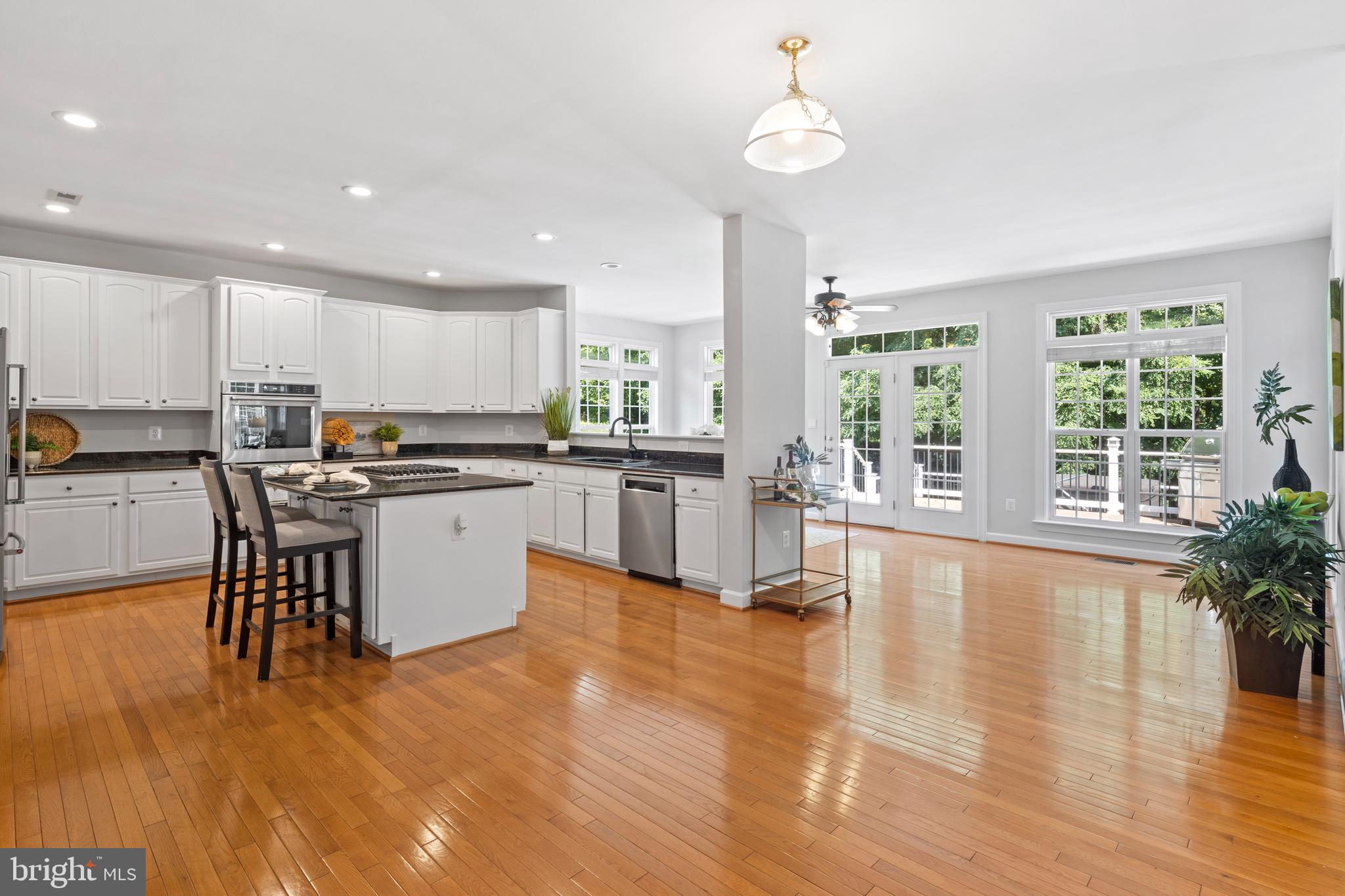 MIDDLETOWN  MANOR - Residential