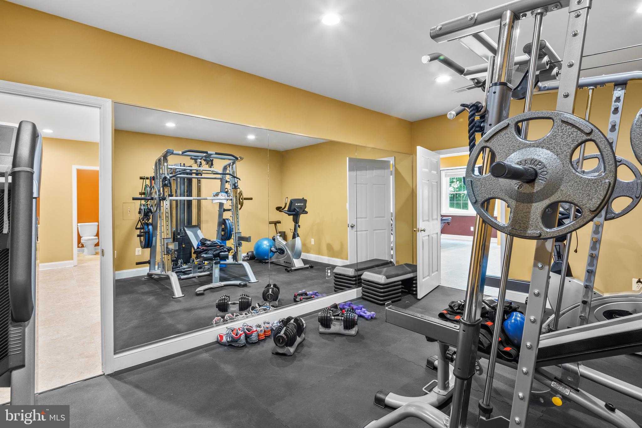 MIDDLETOWN  MANOR - Residential