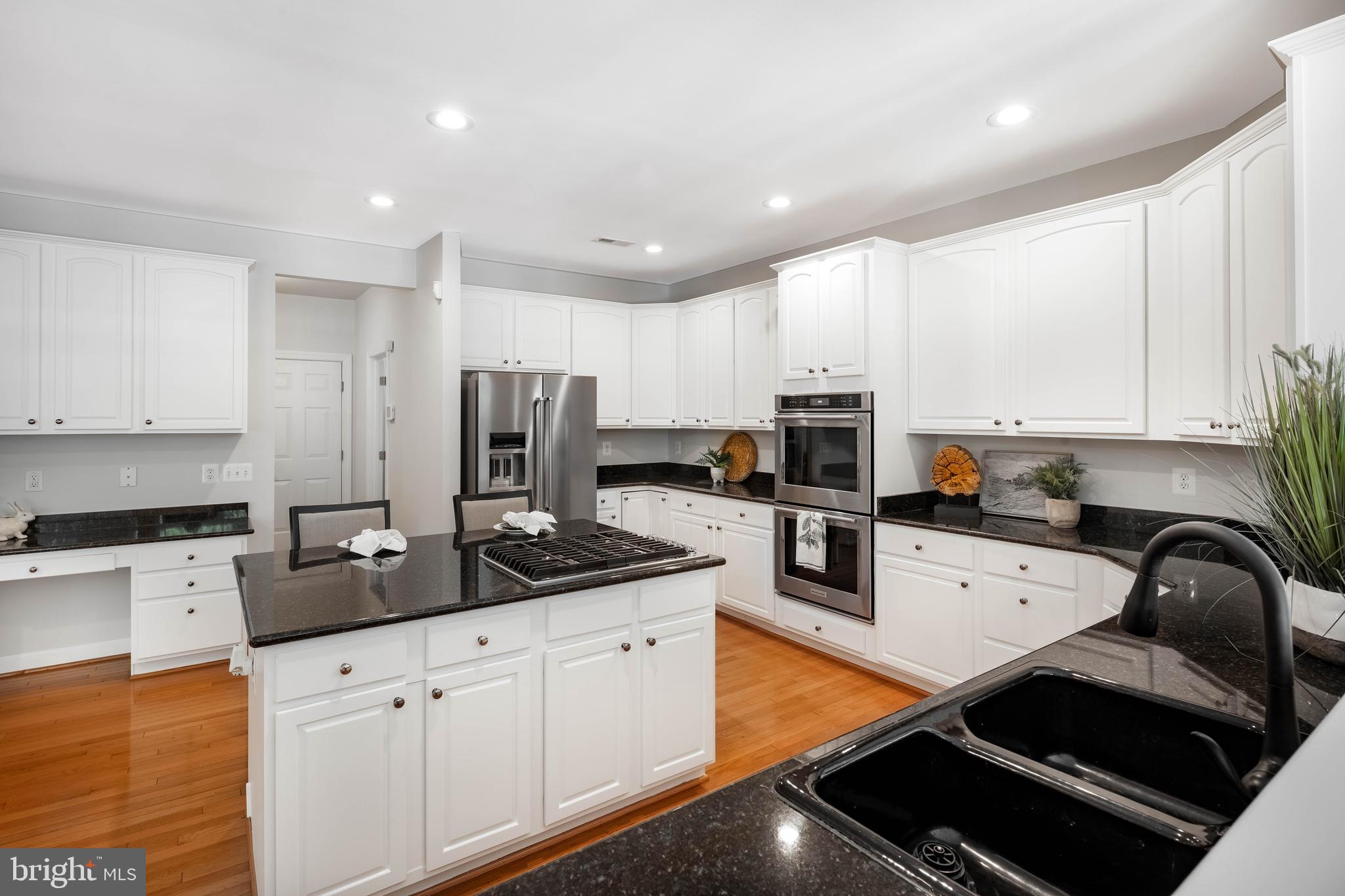 MIDDLETOWN  MANOR - Residential