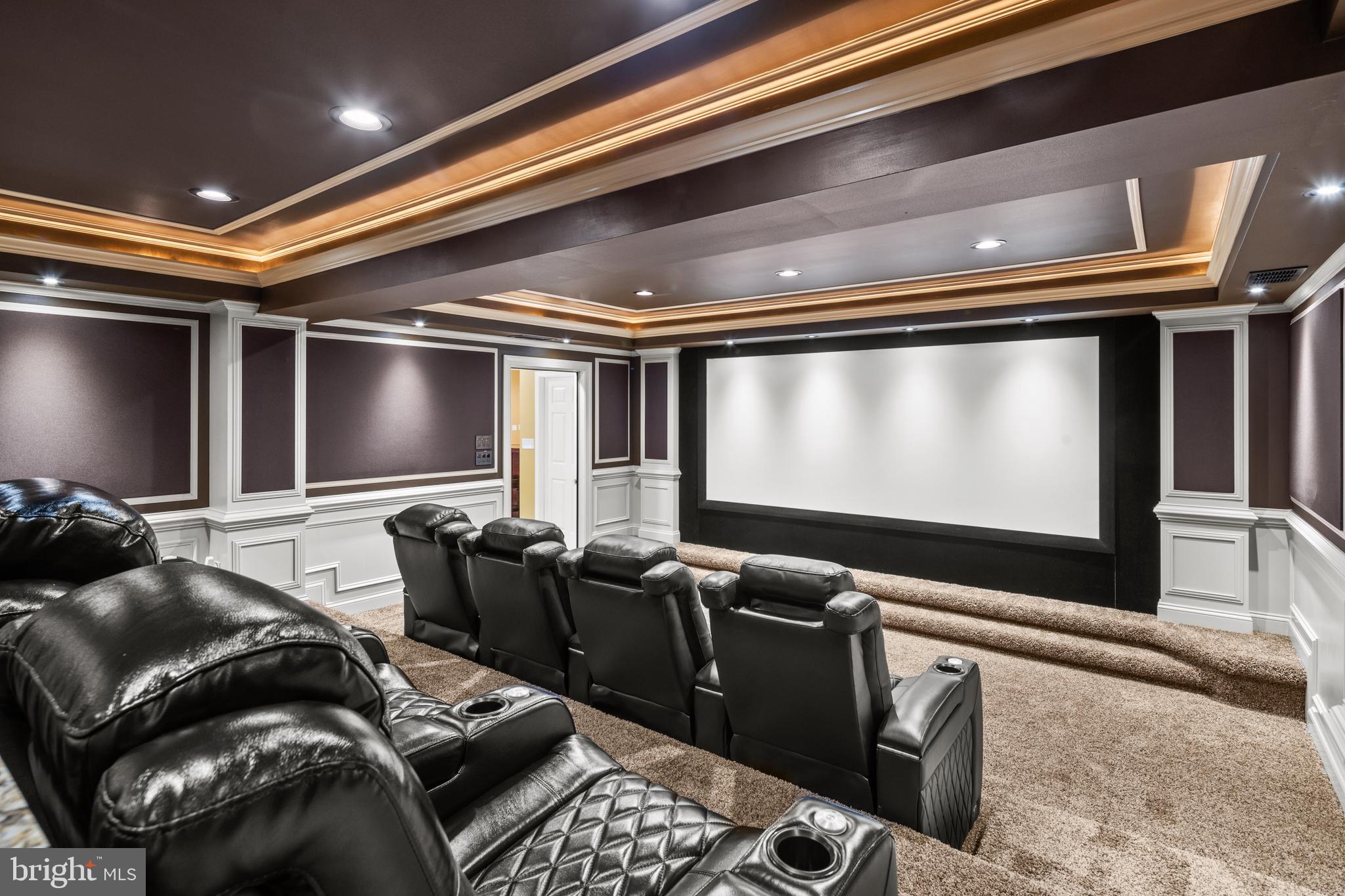 MIDDLETOWN  MANOR - Residential