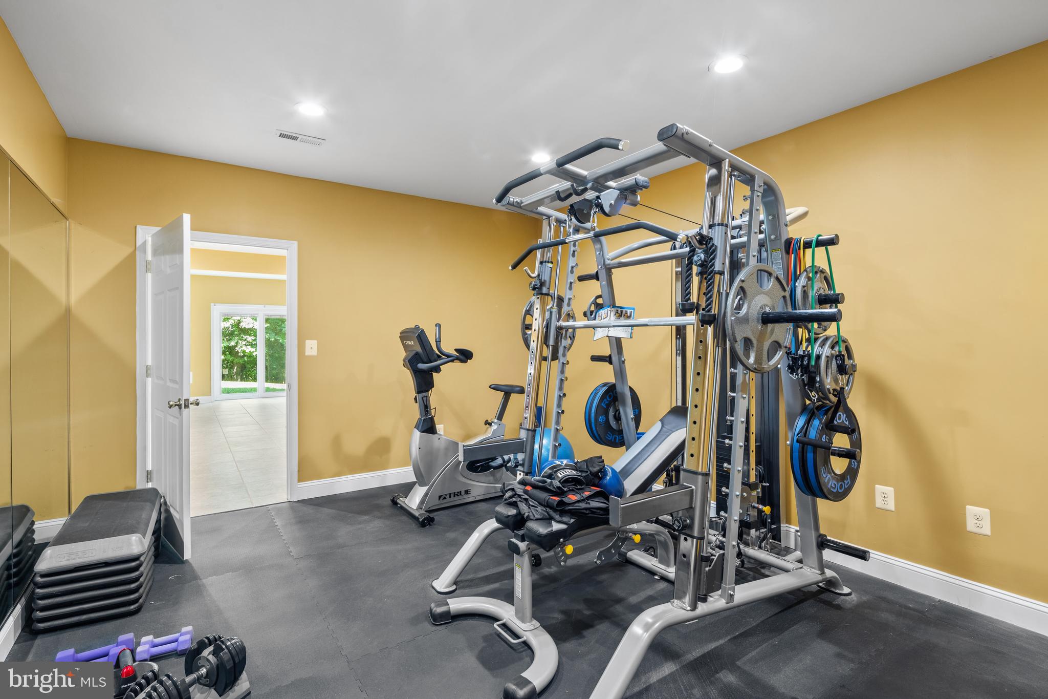 MIDDLETOWN  MANOR - Residential