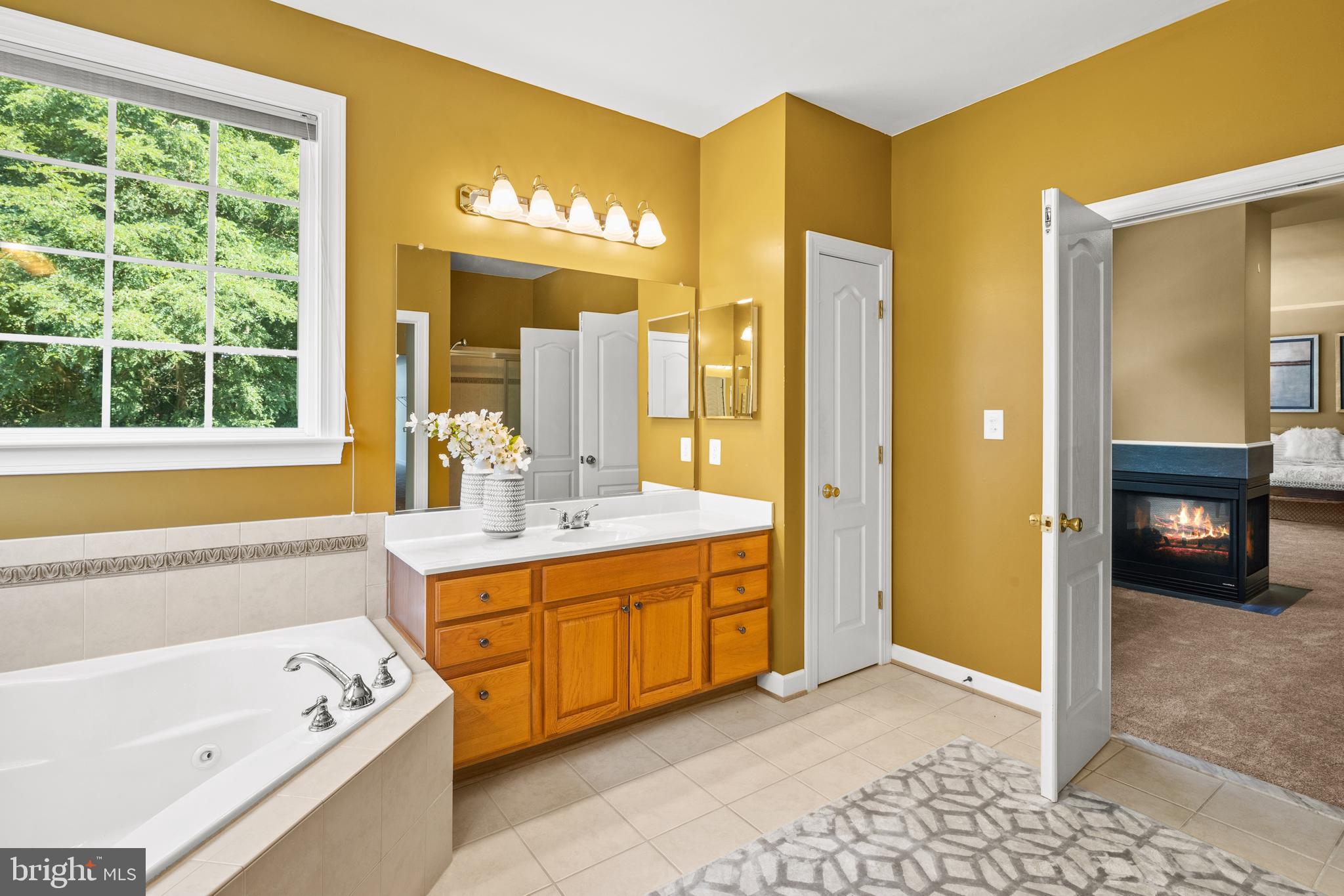 MIDDLETOWN  MANOR - Residential