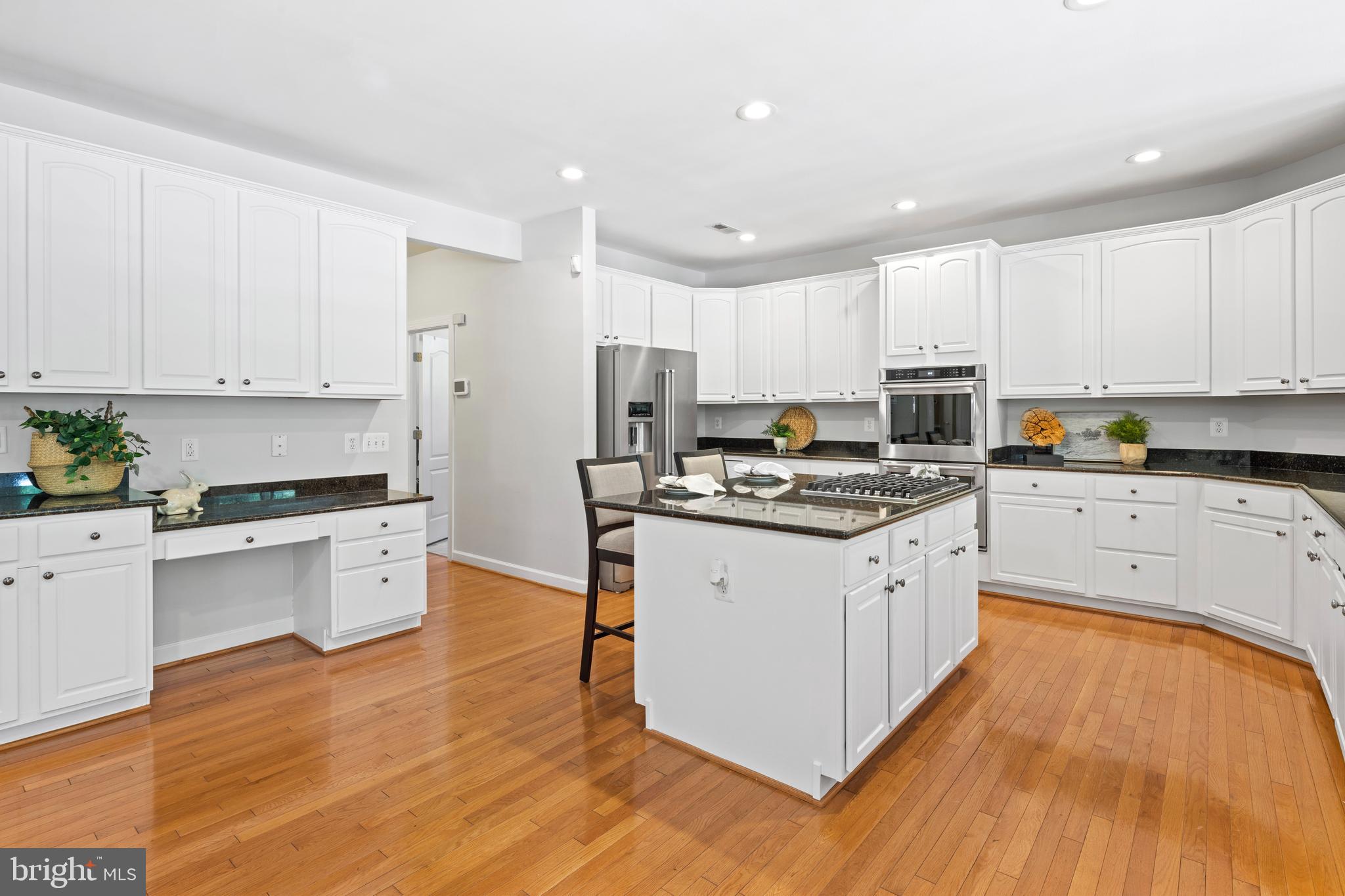 MIDDLETOWN  MANOR - Residential