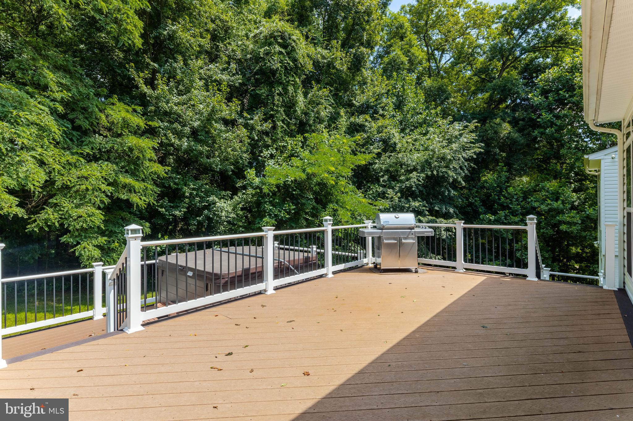 MIDDLETOWN  MANOR - Residential