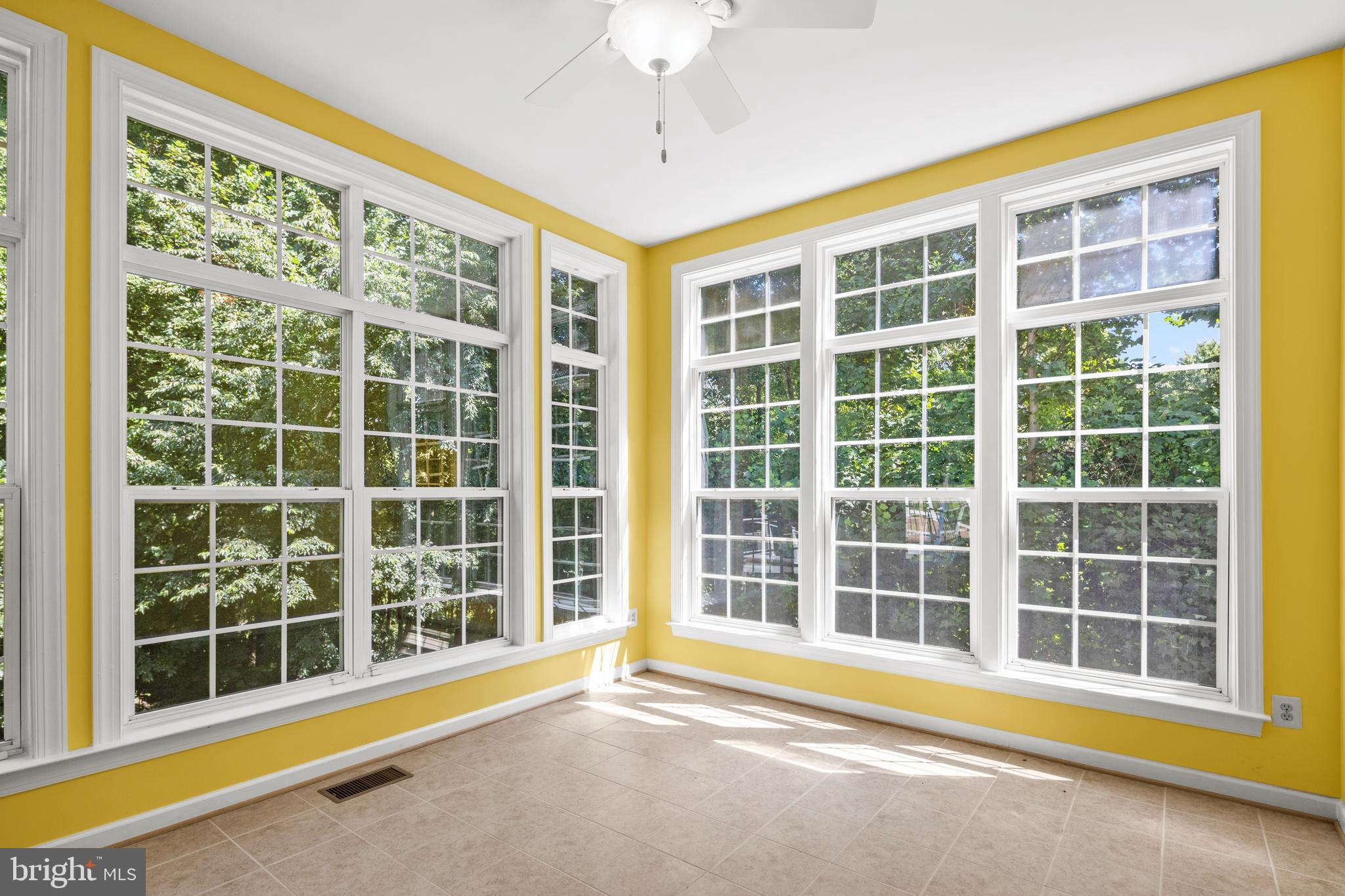 MIDDLETOWN  MANOR - Residential