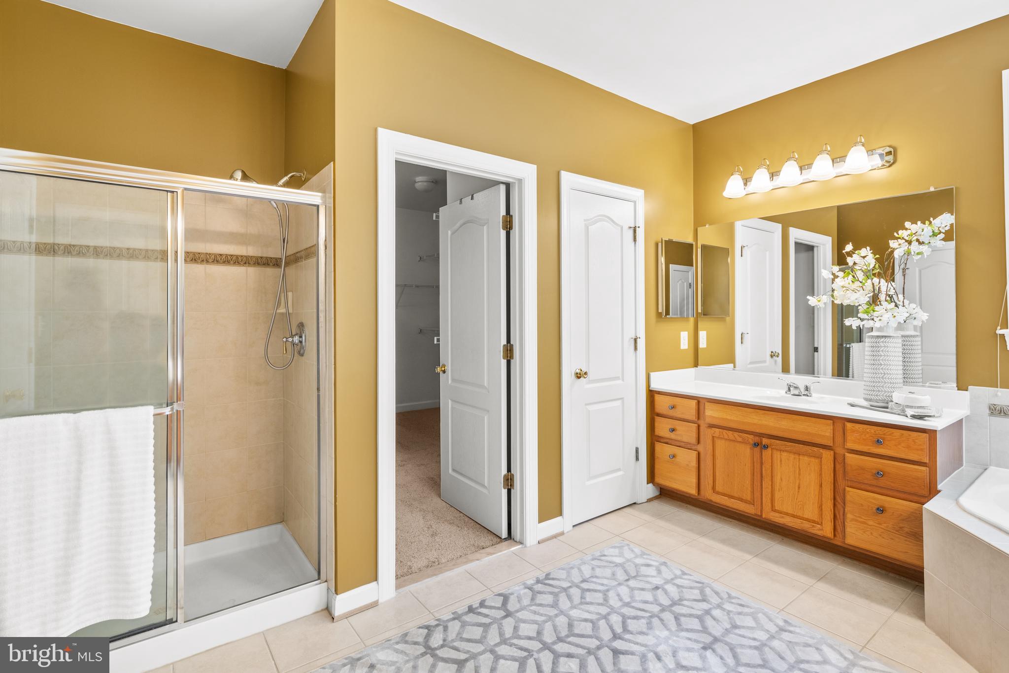 MIDDLETOWN  MANOR - Residential