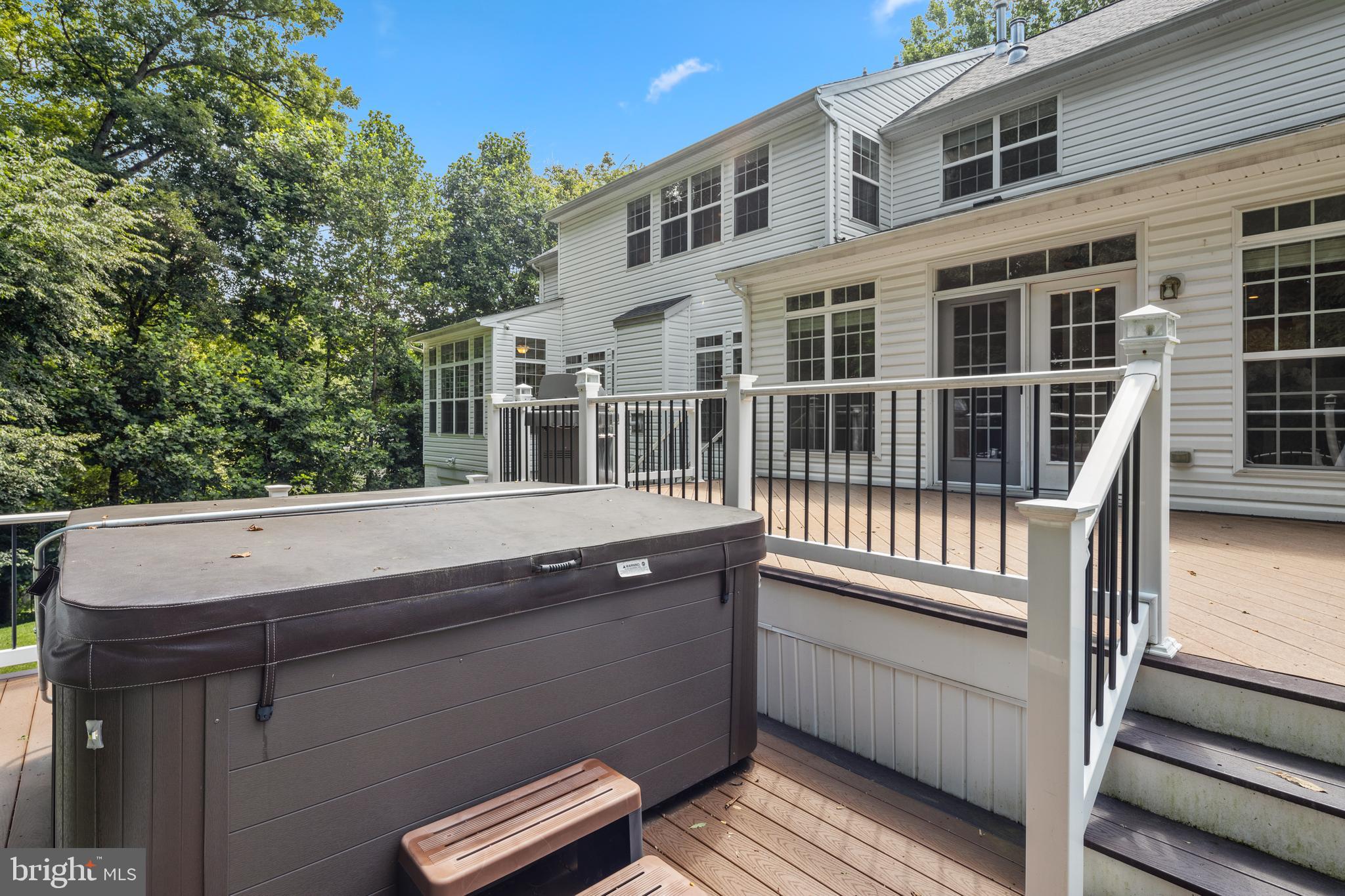 MIDDLETOWN  MANOR - Residential