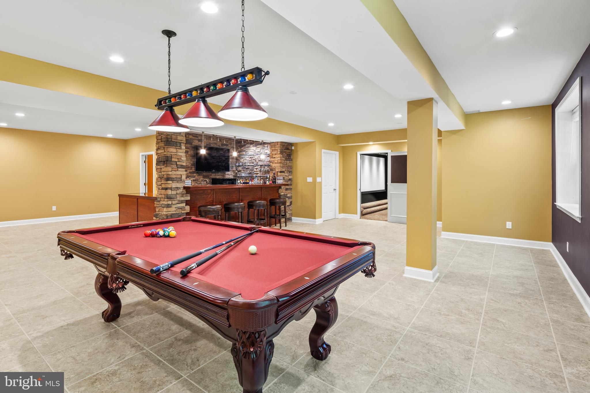 MIDDLETOWN  MANOR - Residential