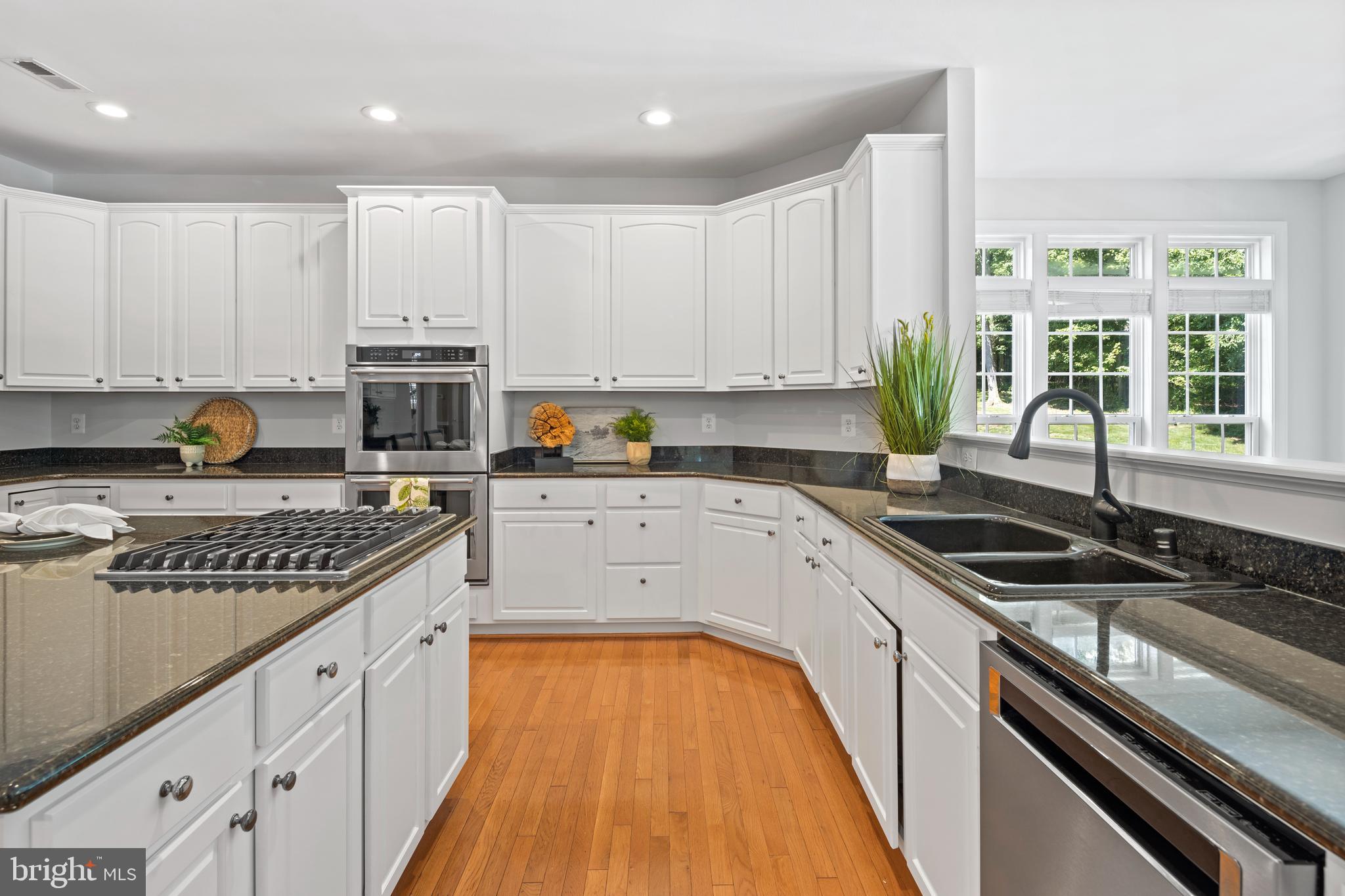 MIDDLETOWN  MANOR - Residential