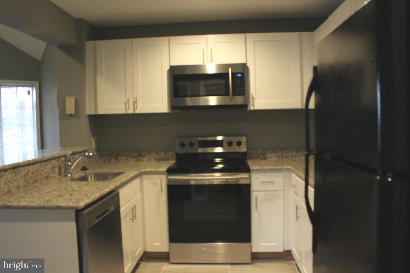 THE TIERS OF LAUREL LAKE - Residential Lease