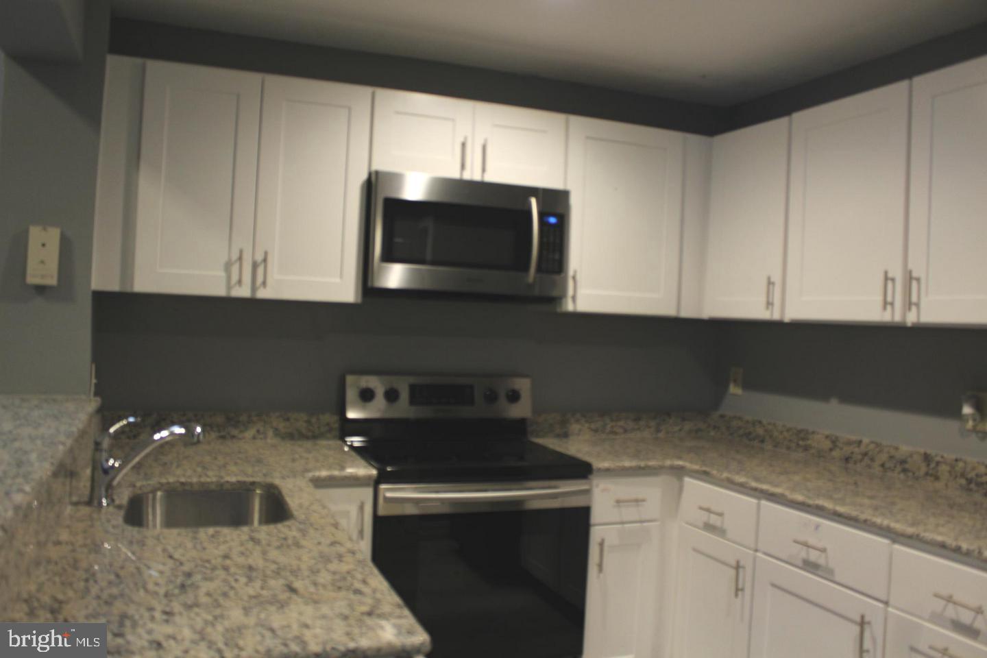 THE TIERS OF LAUREL LAKE - Residential Lease