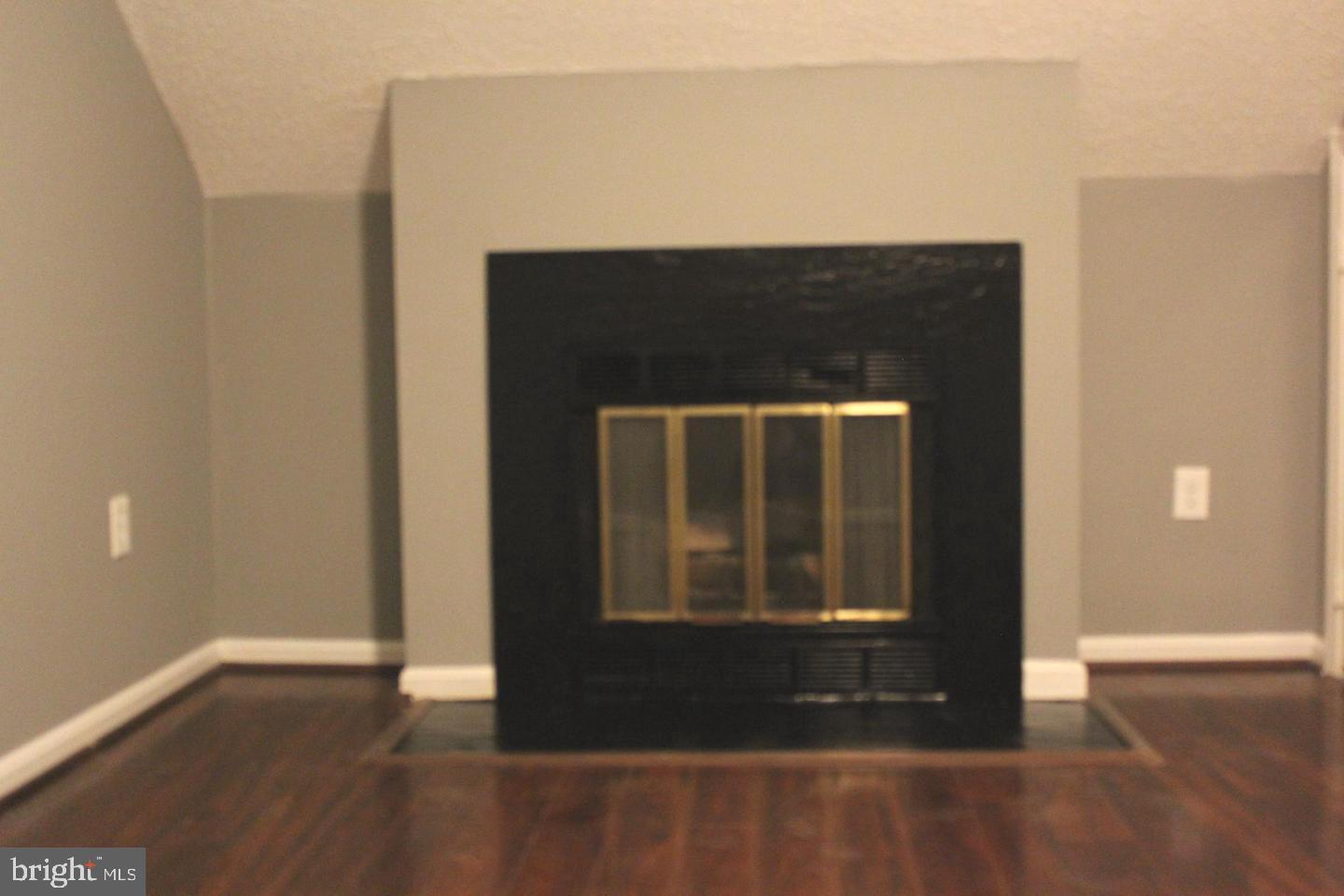 THE TIERS OF LAUREL LAKE - Residential Lease