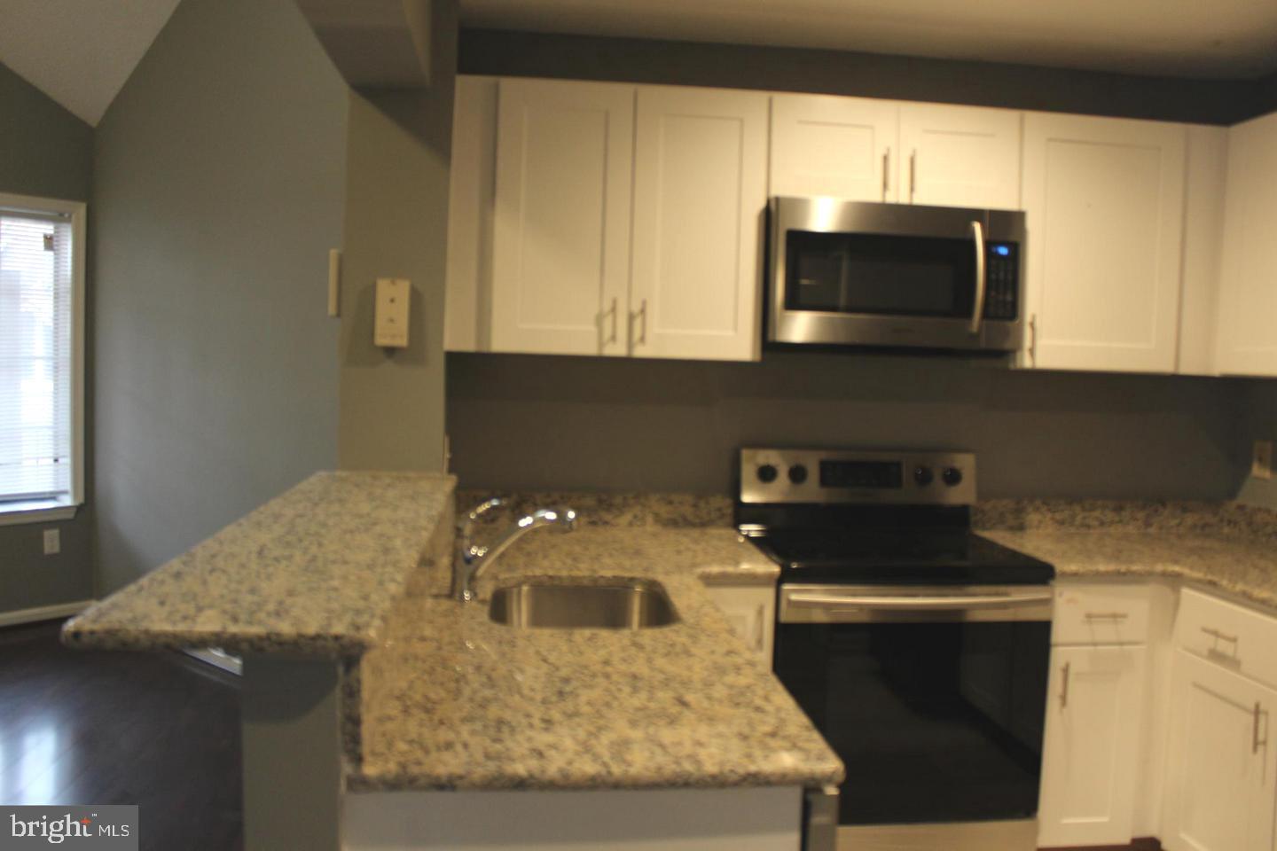 THE TIERS OF LAUREL LAKE - Residential Lease