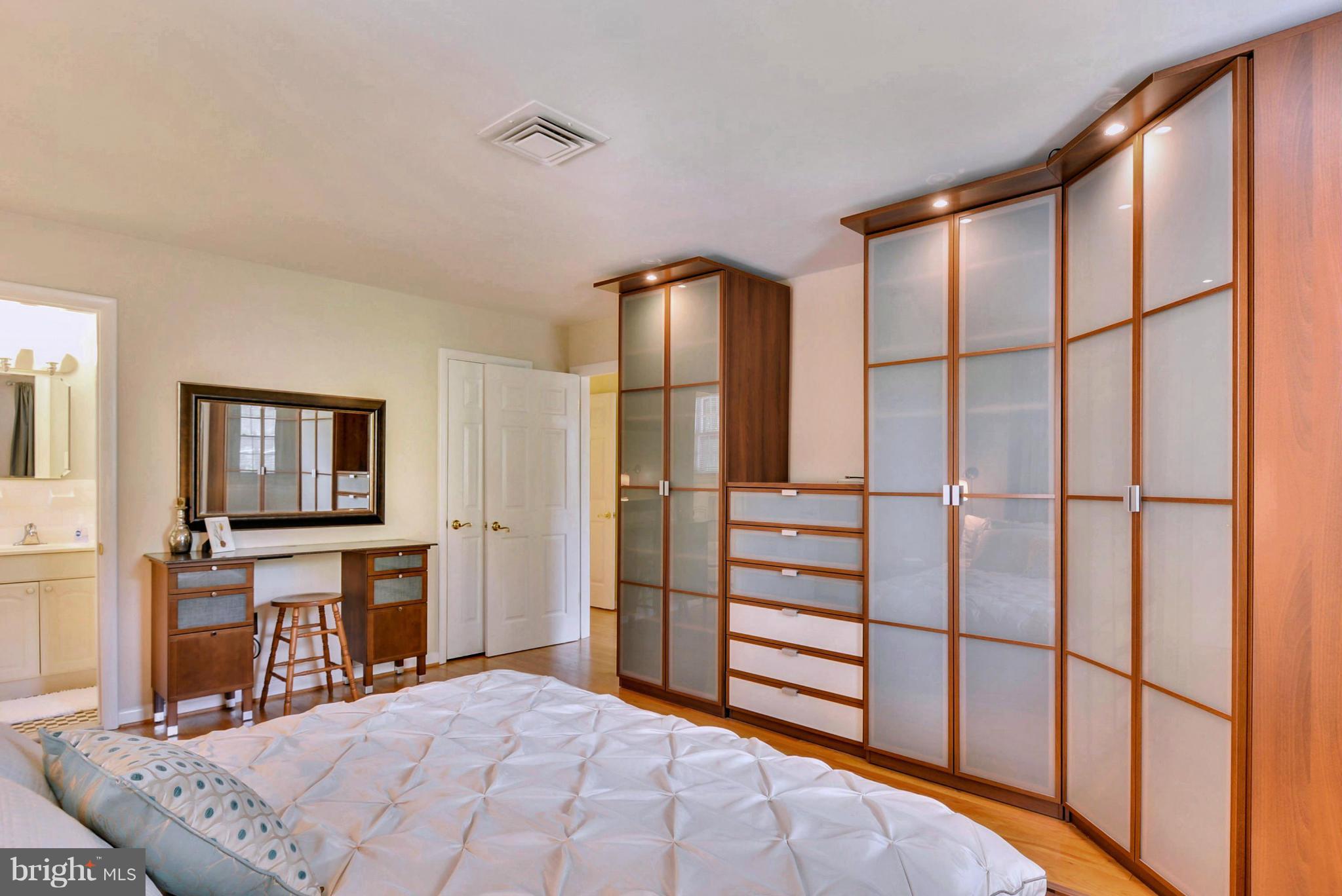 DULANEY FOREST - Residential