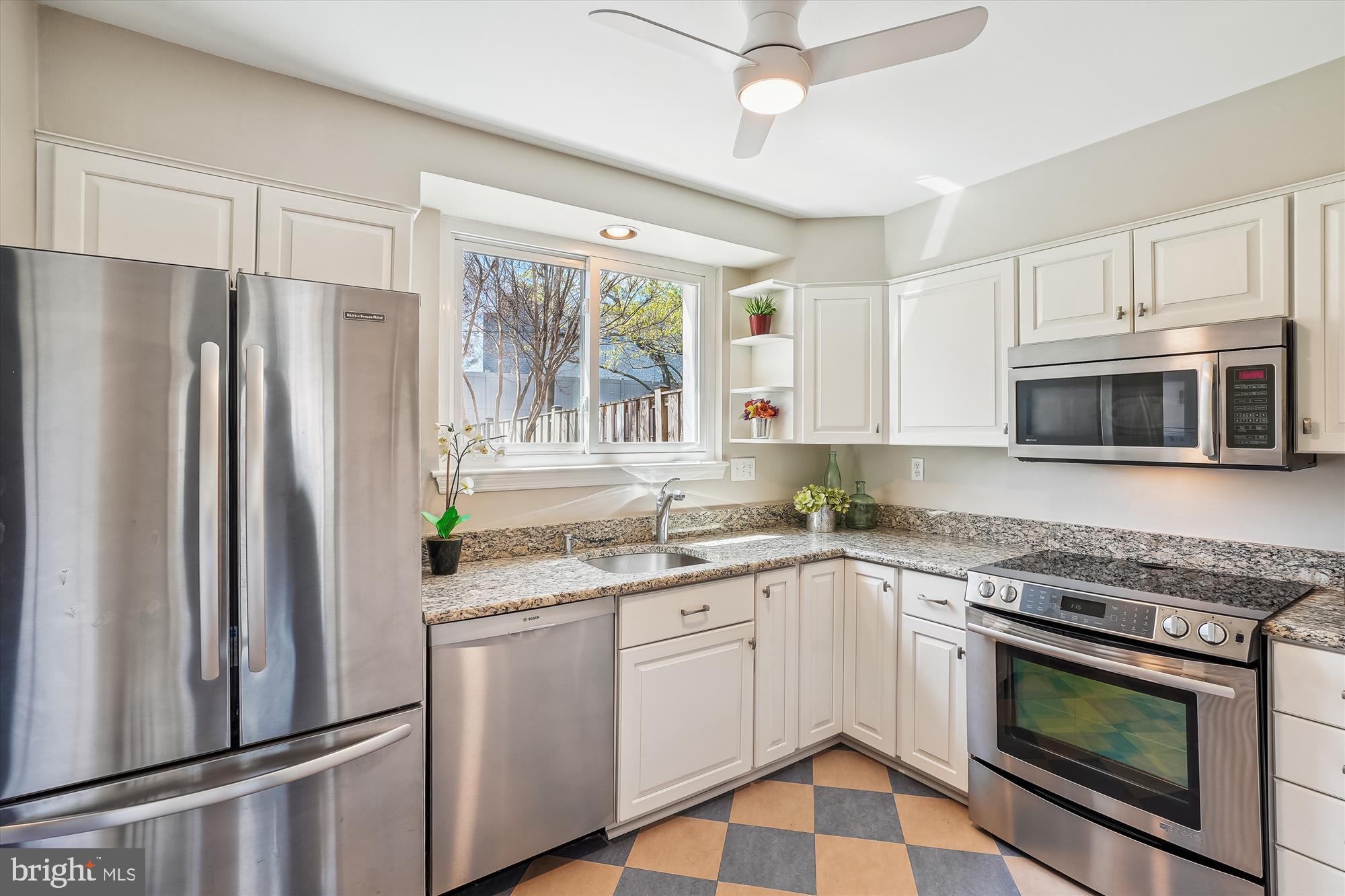 KENWOOD TOWERS - Residential