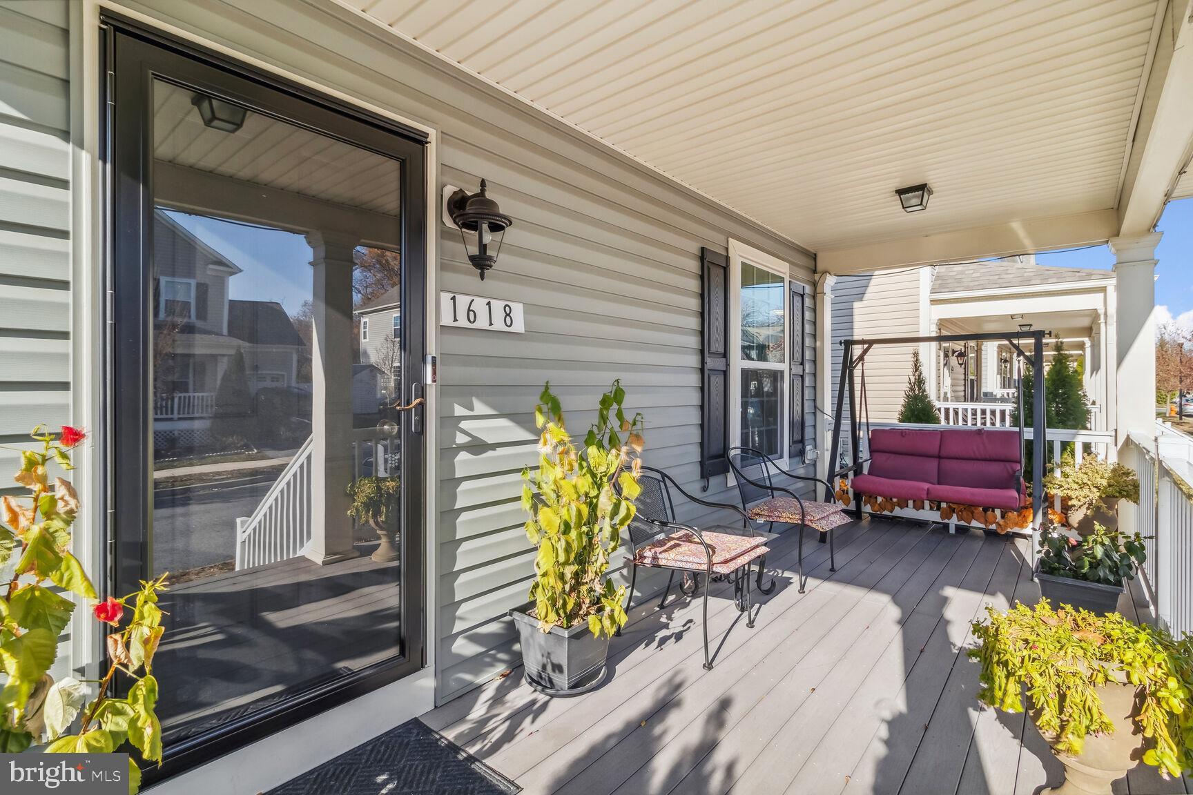 RENAISSANCE SQUARE - Residential