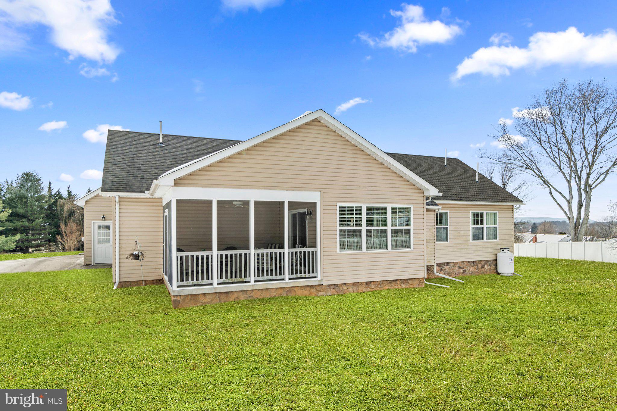 PECAN HILLS - Residential