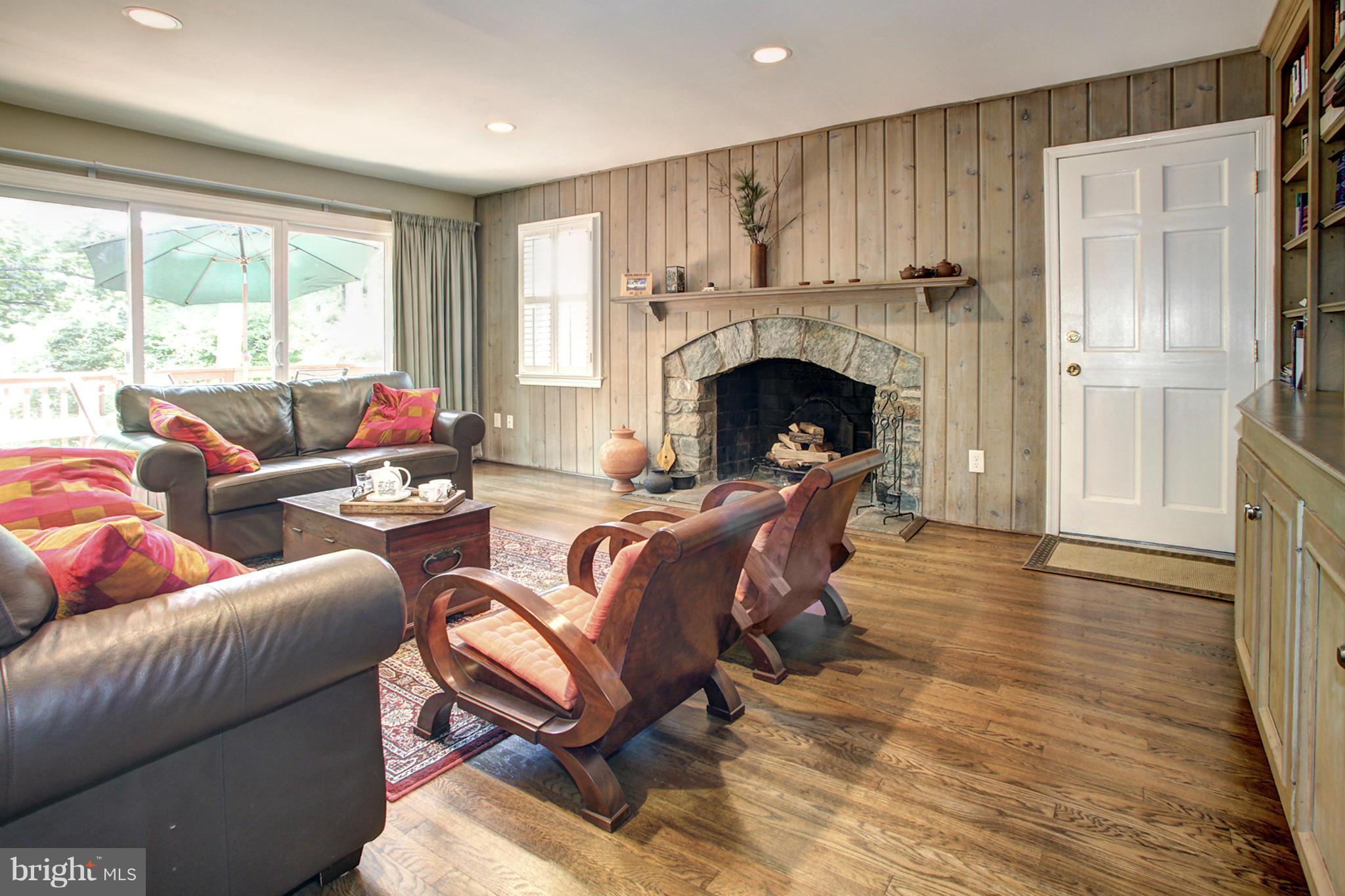 GLEN OAKS - Residential Lease