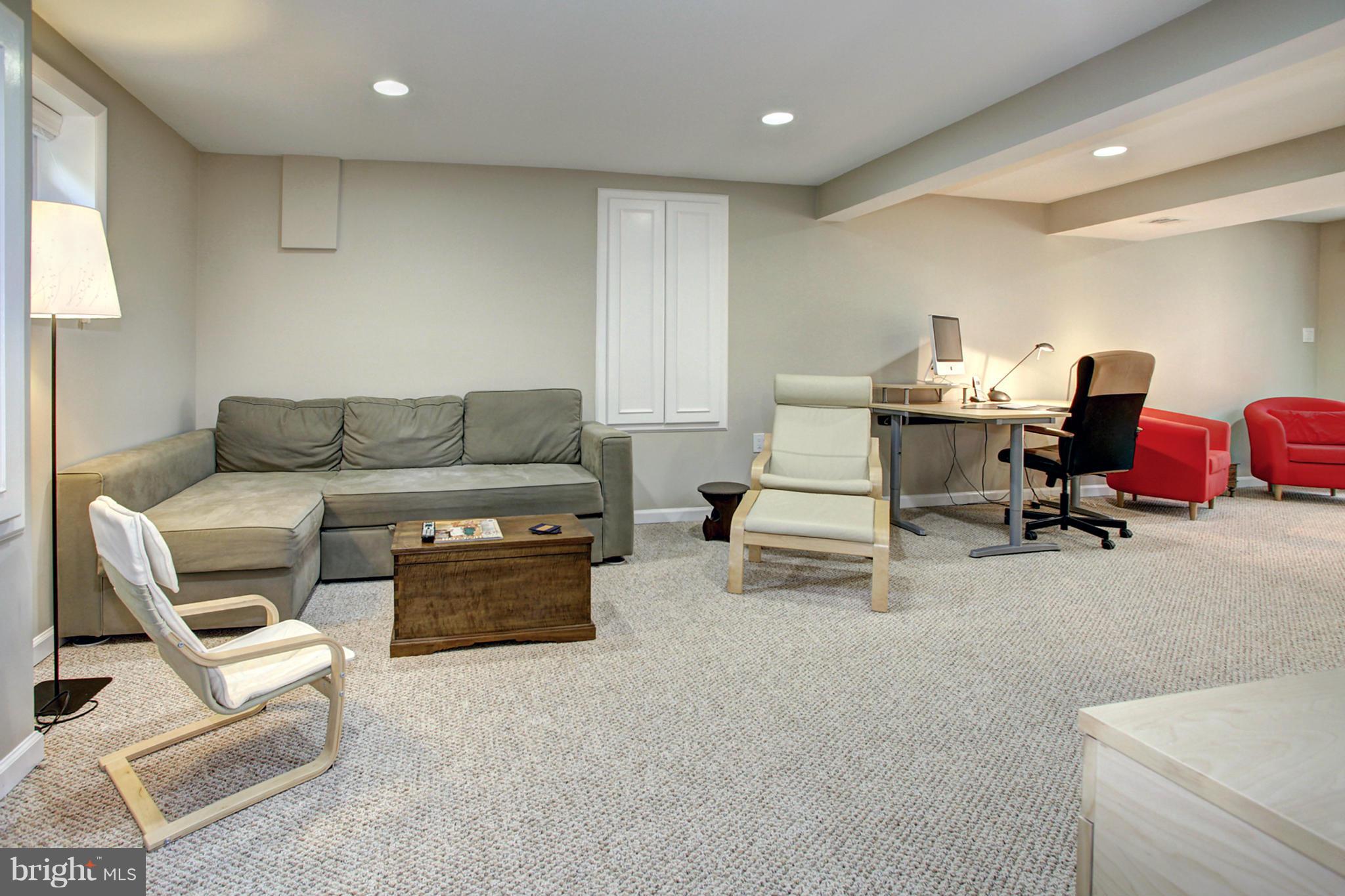 GLEN OAKS - Residential Lease