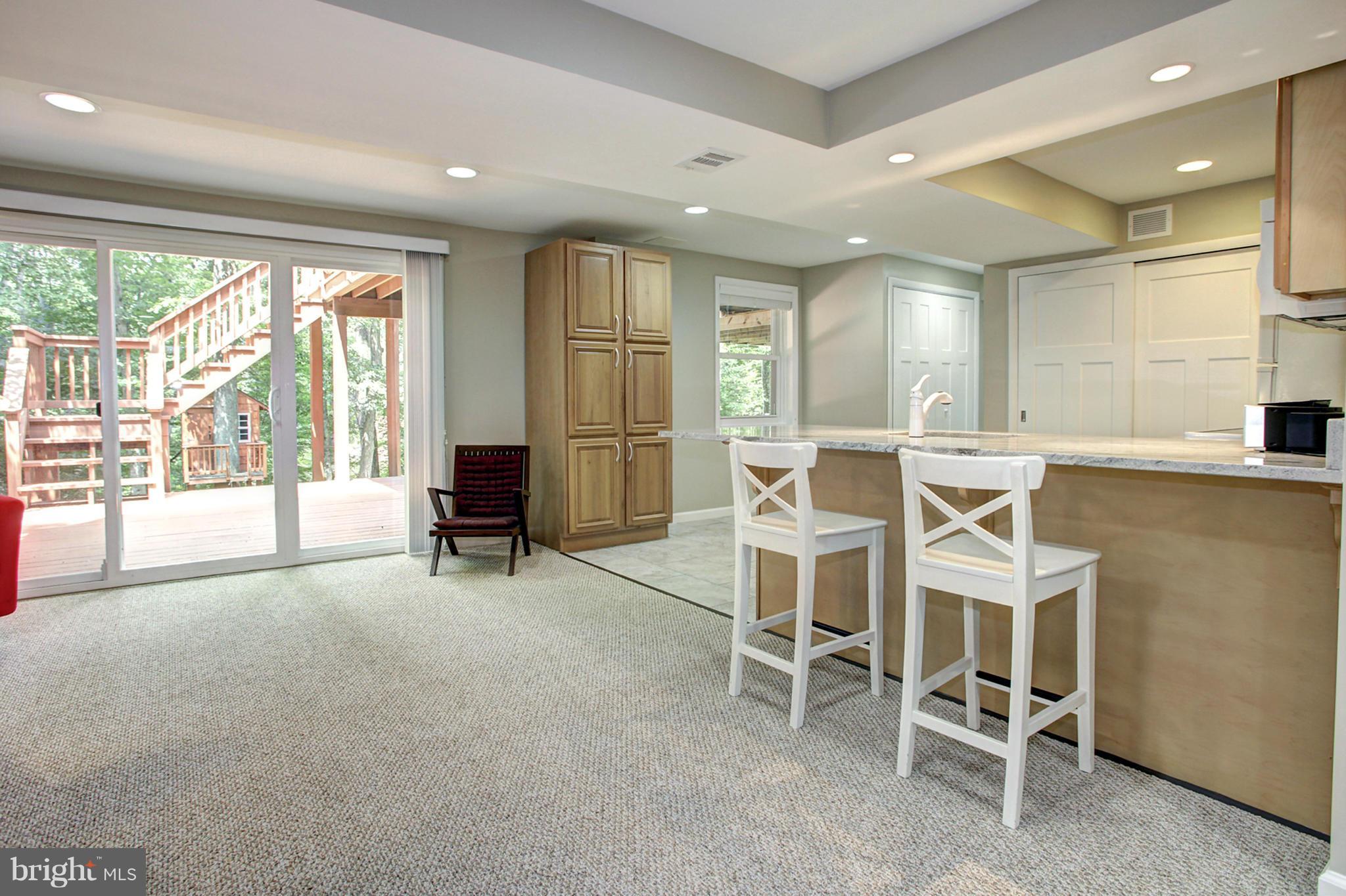 GLEN OAKS - Residential Lease