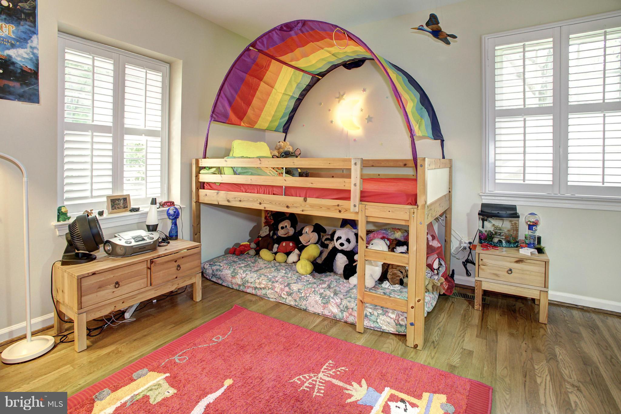 GLEN OAKS - Residential Lease