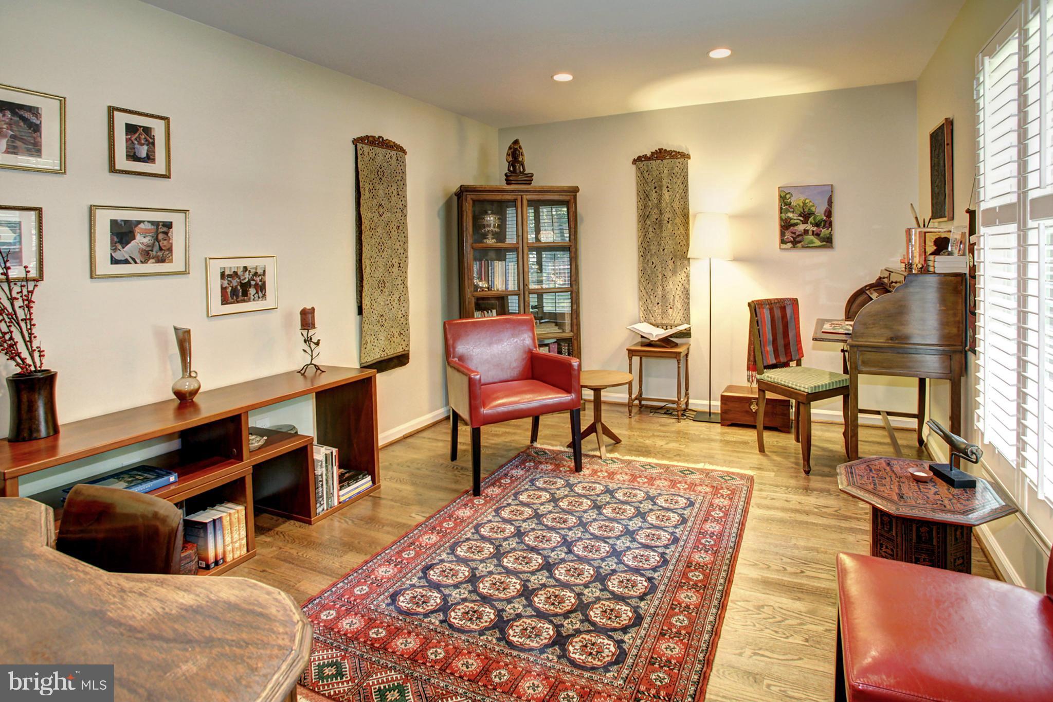 GLEN OAKS - Residential Lease