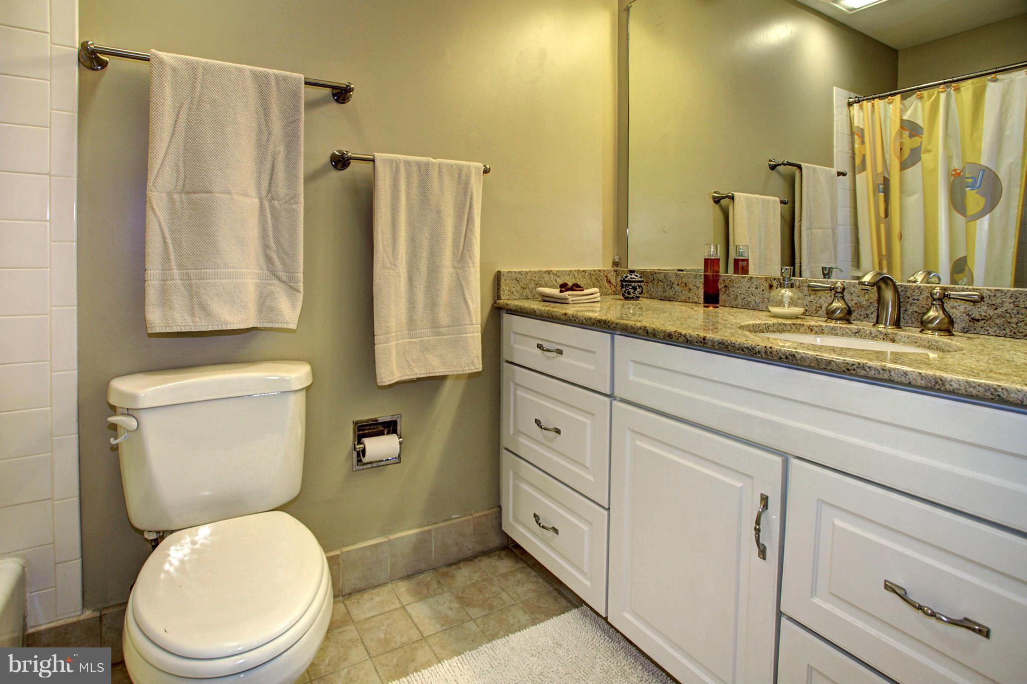 GLEN OAKS - Residential Lease