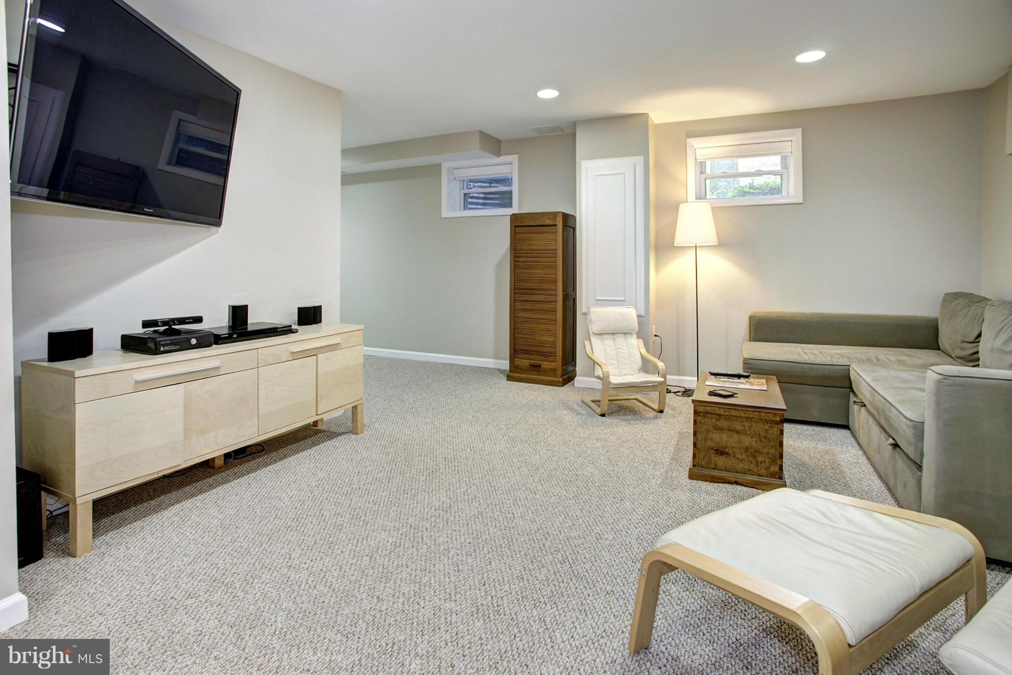 GLEN OAKS - Residential Lease