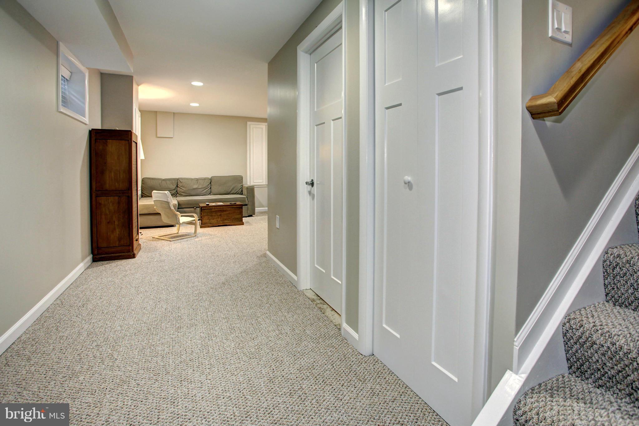 GLEN OAKS - Residential Lease