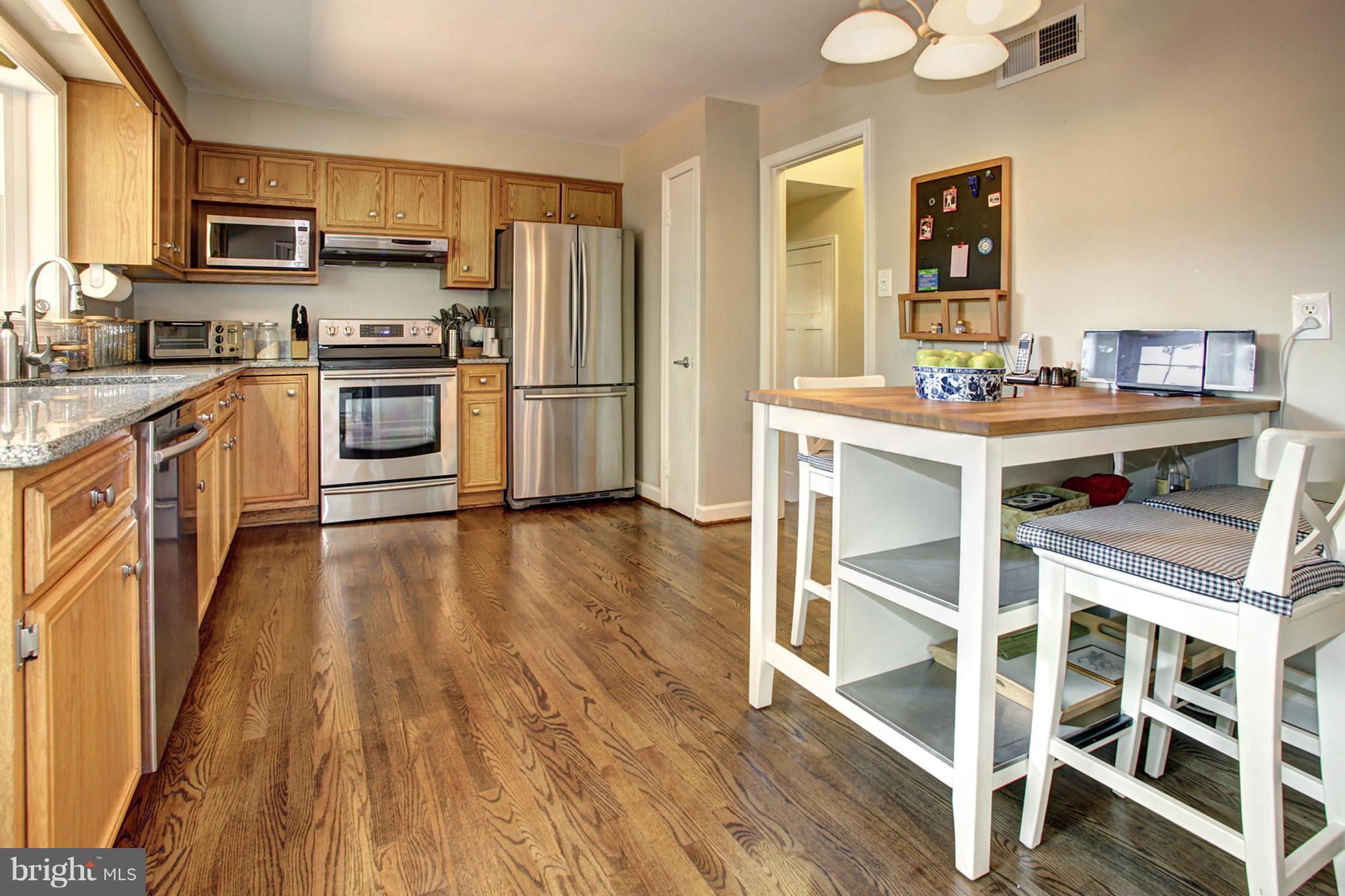 GLEN OAKS - Residential Lease